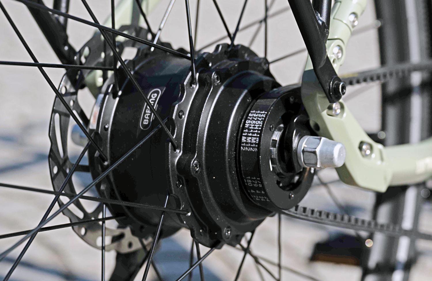 Weltneuheit: das ADO Air 30 Ultra vereint Nabenmotor und 3-Gang Automatikgetriebe 1 ADO Air 30 Ultra Urban E Bike 3 Speed Hub Motor Belt Drive