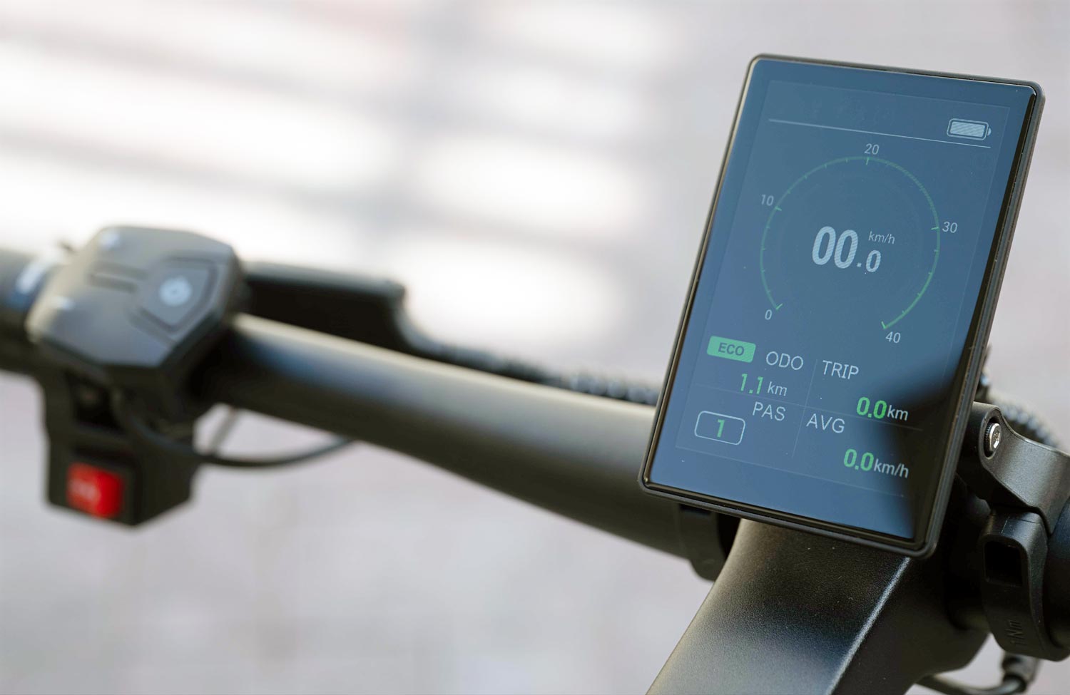 Weltneuheit: das ADO Air 30 Ultra vereint Nabenmotor und 3-Gang Automatikgetriebe 2 ADO Air 30 Ultra Urban E Bike 3 Speed Hub Motor Display