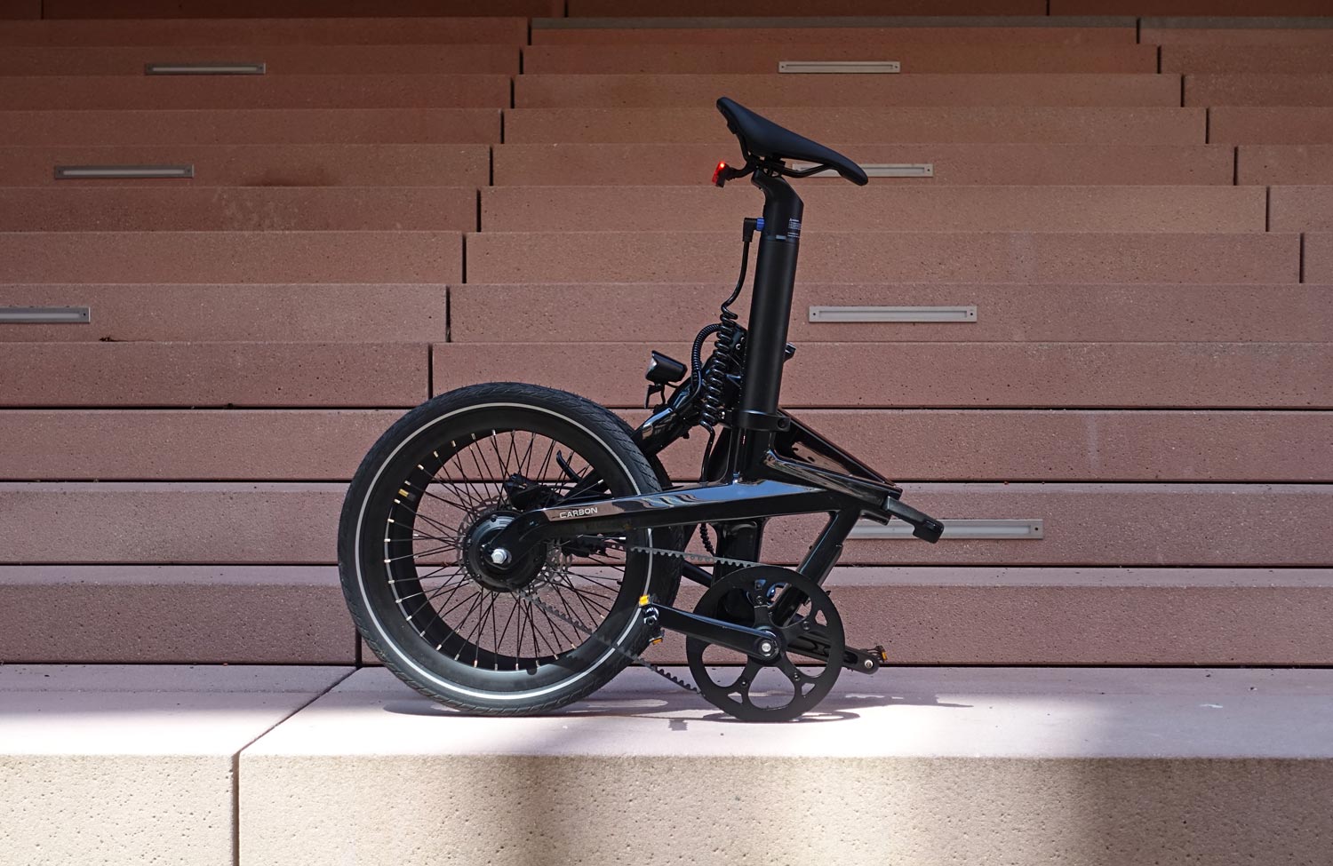 ADO Air Carbon im Test: Lohnt sich das leichte Elektro-Faltrad mit GPS und Riemenantrieb? 10 ADO Air Carbon Test Review Faltrad Klapprad E Bike Kompakt