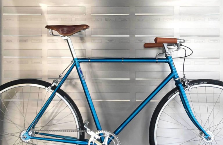 Bella-Ciao-Ingenere-2020-Azzurro-Pista-1