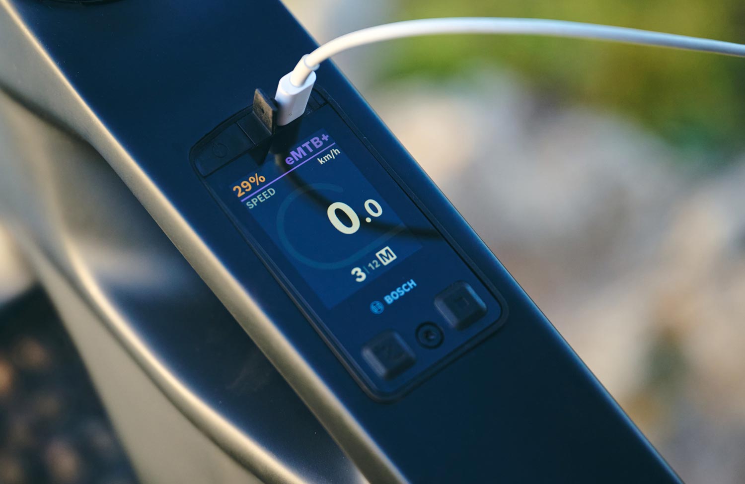 Bosch Neuheiten: Starkes Performance-Update per App und ein neues Display für smarte E-Bikes 4 Bosch Kiox 400 C Display Oberrohr