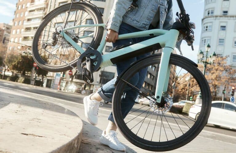 Canyon-Commuter-ON-2023-Urban-E-Bike-Lightweight