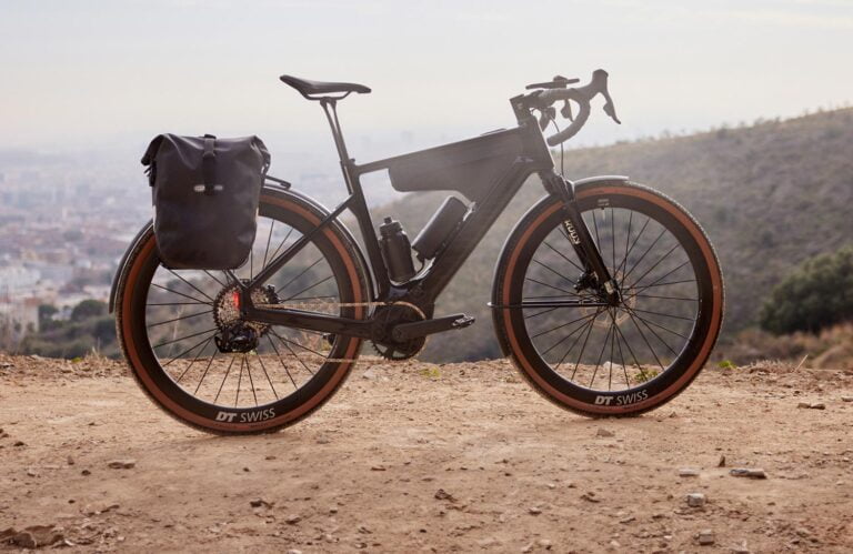 Canyon-Grizl-ON-CF-Daily-Commuter-Gravel-Bikes-2024