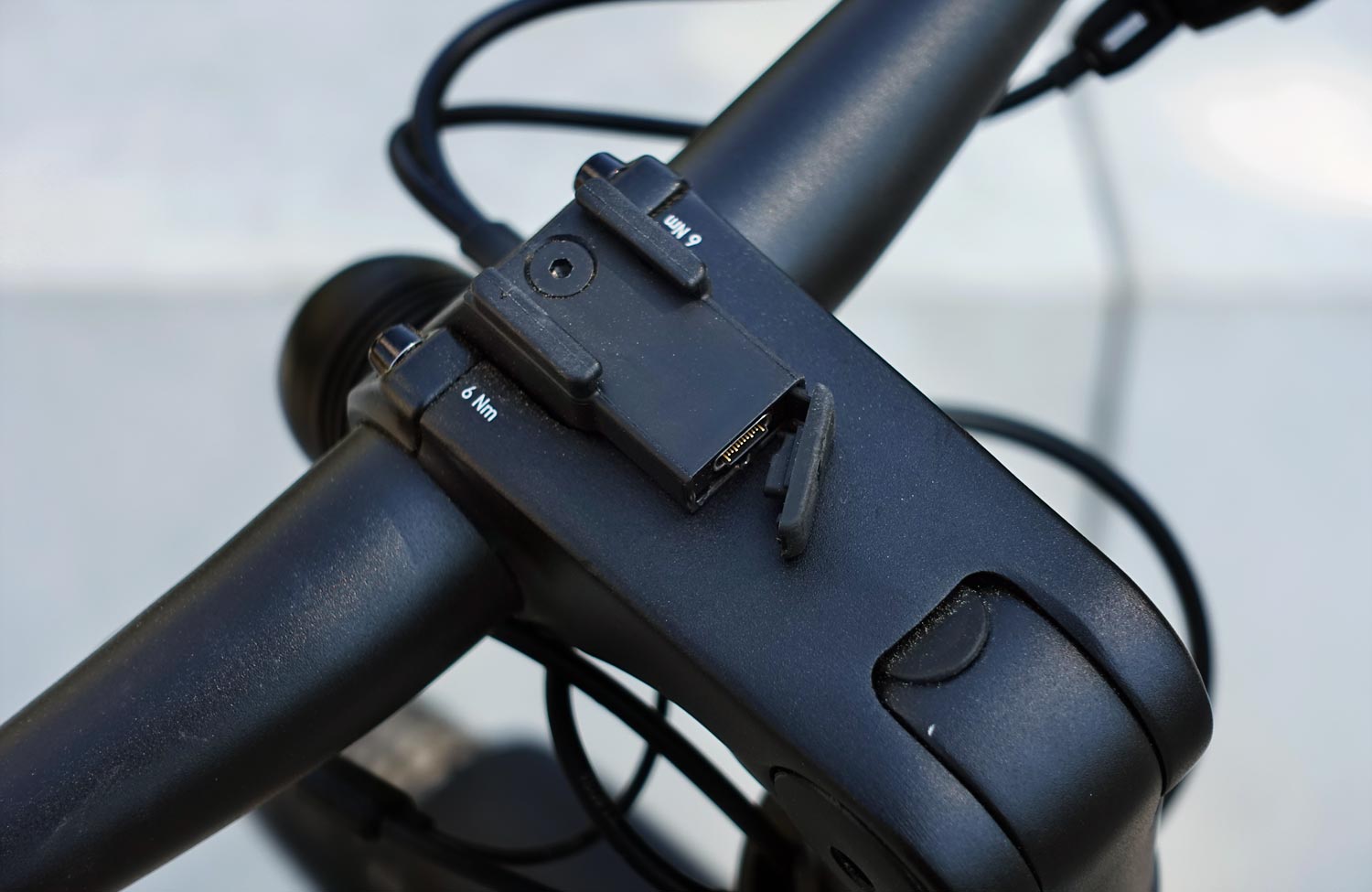Canyon Pathlite:ON SL 6 im Test: das All Inclusive E-Bike zum attraktiven Preis 7 Canyon Pathlite ON SL 6 Test Review SP Connect USB C