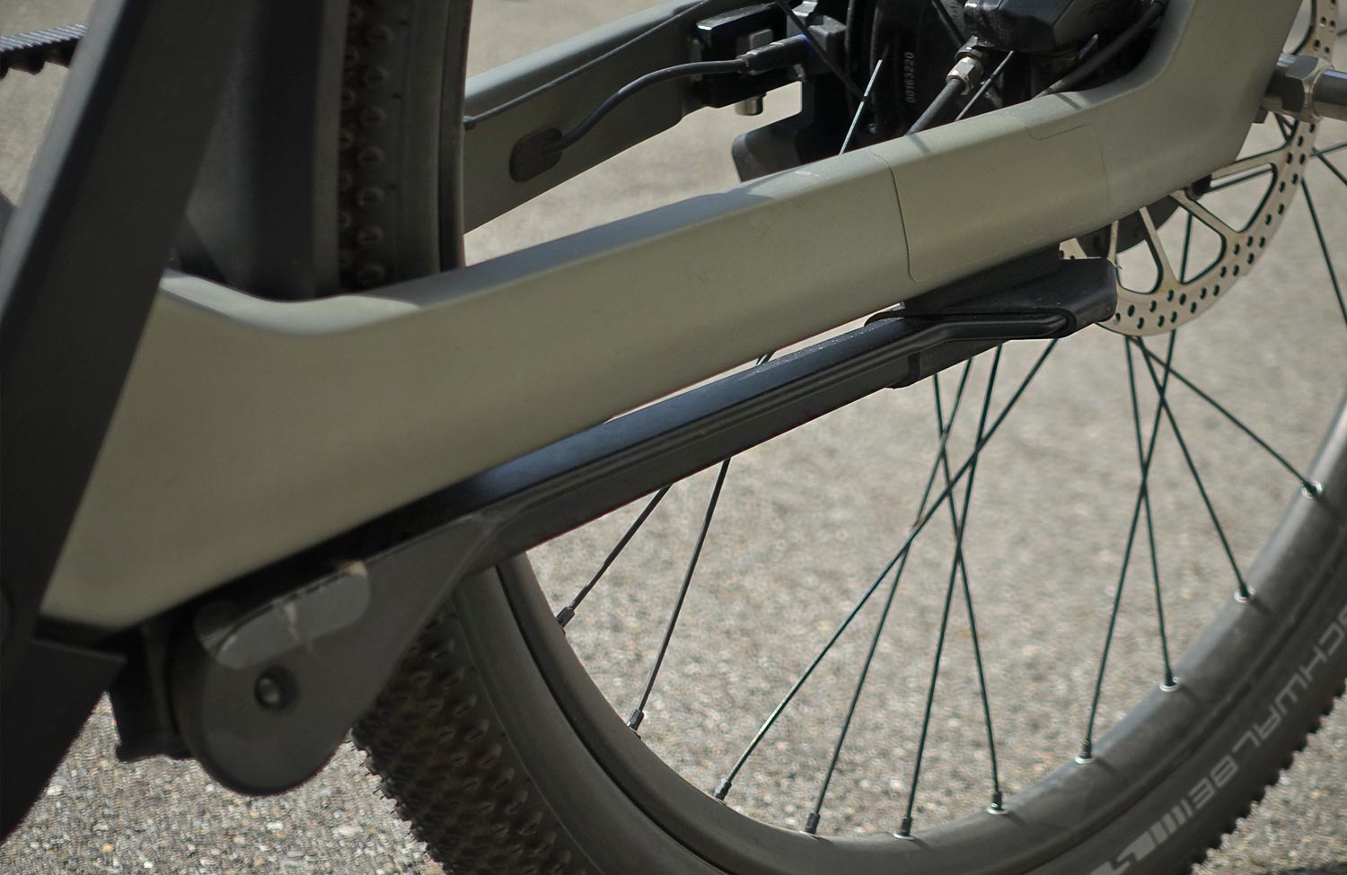 Invisible Connect: Neuer Standard soll Fahrradständer auch an Design-Bikes gut aussehen lassen! 1 Canyon Precede ON Test Review Design E Bike Staender
