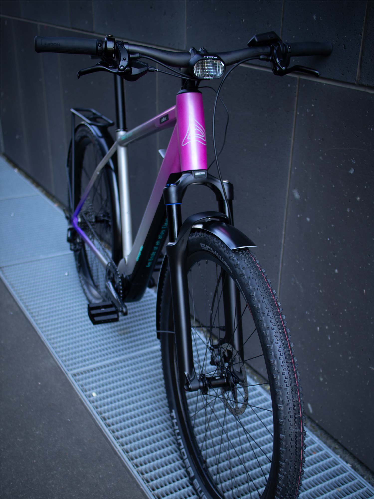 Light SUV Concept: dieses leichte SUV E-Bike läutet eine Zeitenwende bei Coboc ein 1 Coboc 2024 Light SUV Concept E Bike Bosch SX Front