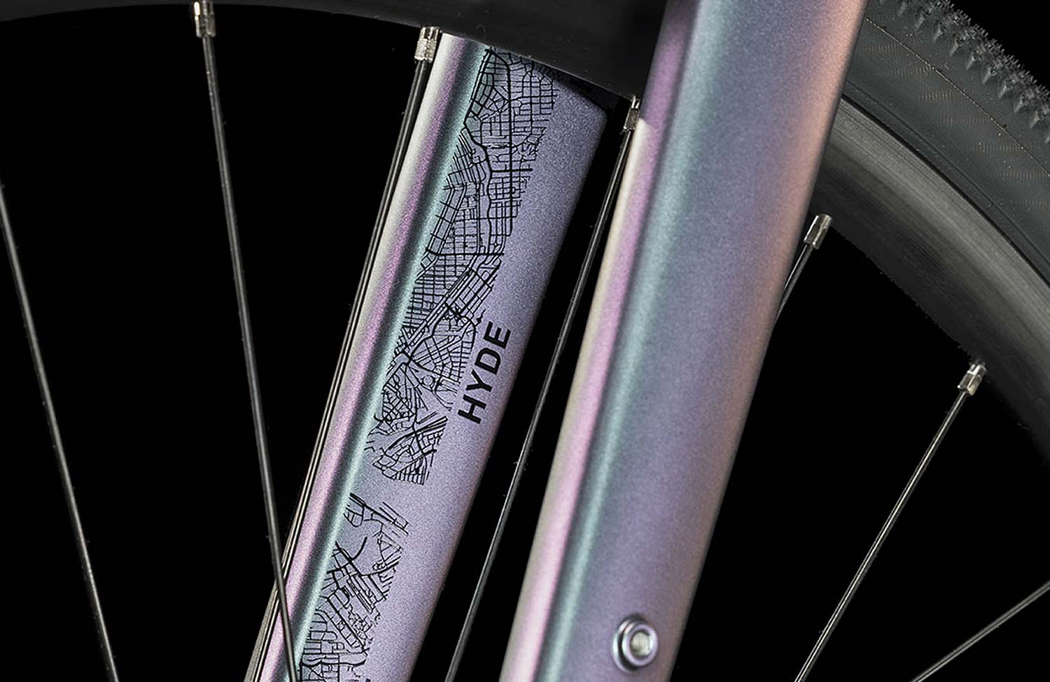 Hingucker: Cube Hyde und Editor starten mit außergewöhnlicher Lackierung in die neue Saison 1 Cube Hyde Race 2023 Urban Bike Details