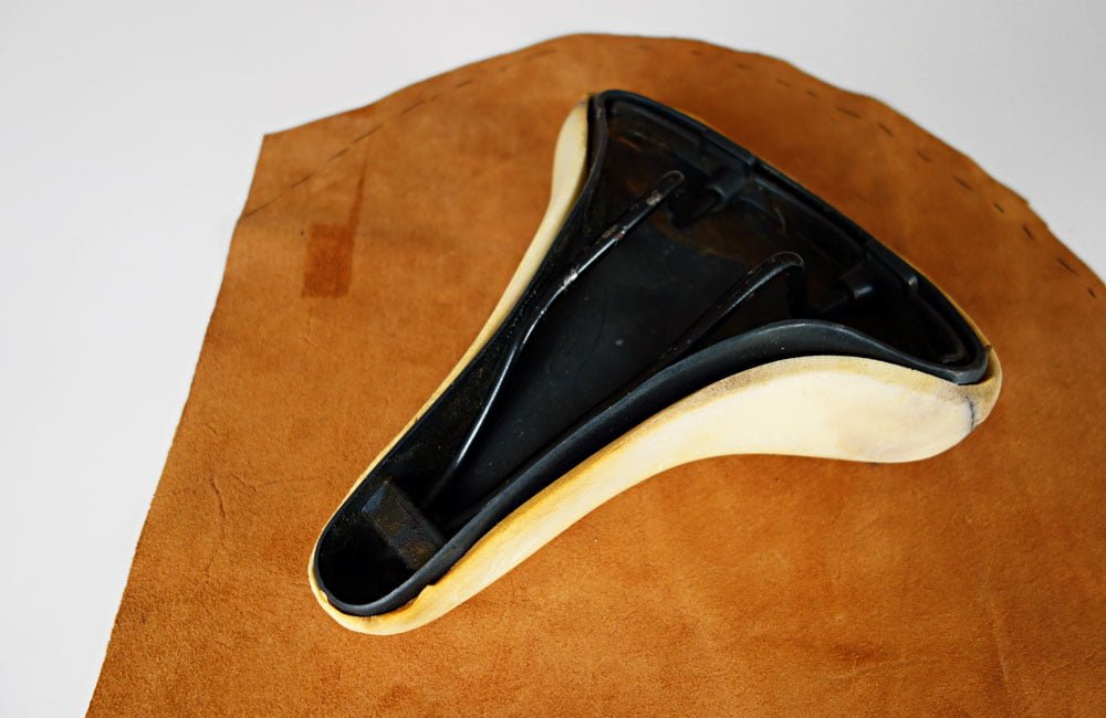 DIY Fahrrad Sattel Neu Ueberziehen Beziehen Leder Bezug 05