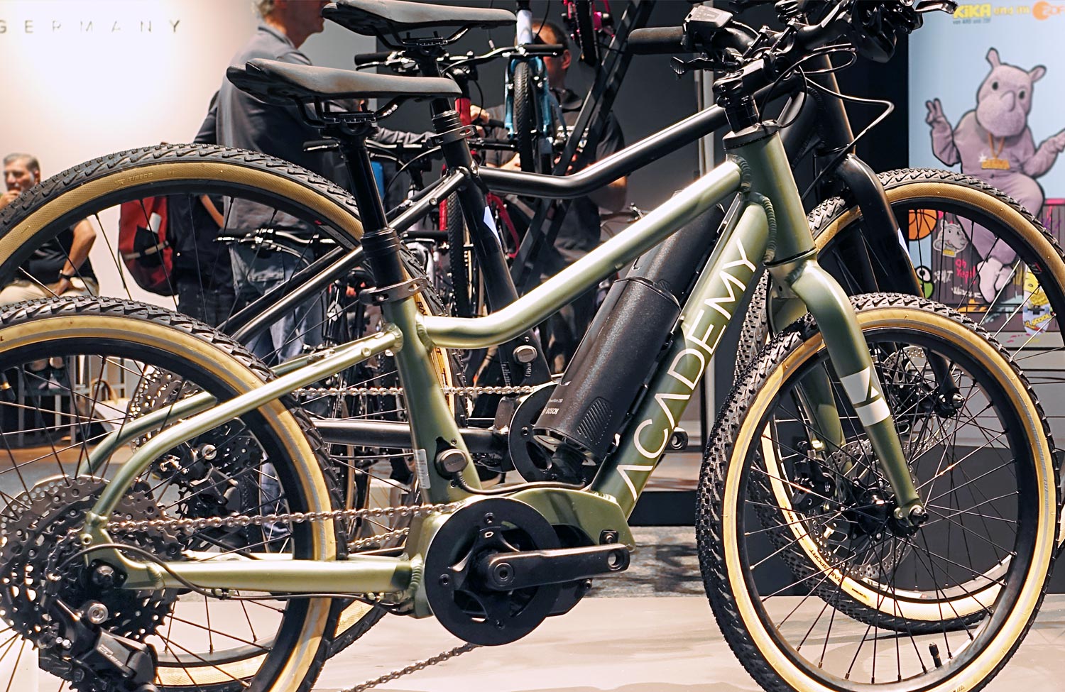 Urban Bike Highlights: Die Neuheiten der Eurobike 2024 im Messerundgang 50 Eurobike 2024 Academy Kids E Bike Bosch SX