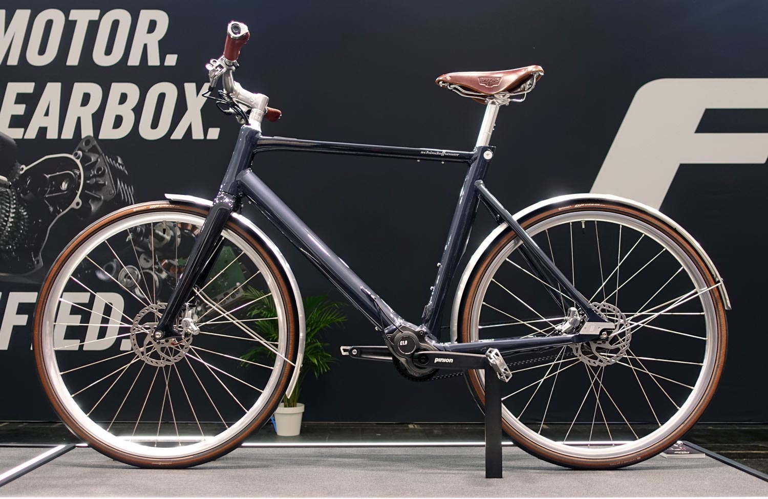 Urban Bike Highlights: Die Neuheiten der Eurobike 2024 im Messerundgang 10 Eurobike 2024 Schindelhauer Mahle X20 Pinion Green