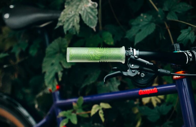 Freeze-Lenkergriff-Grip-Custom-Design-Transparent