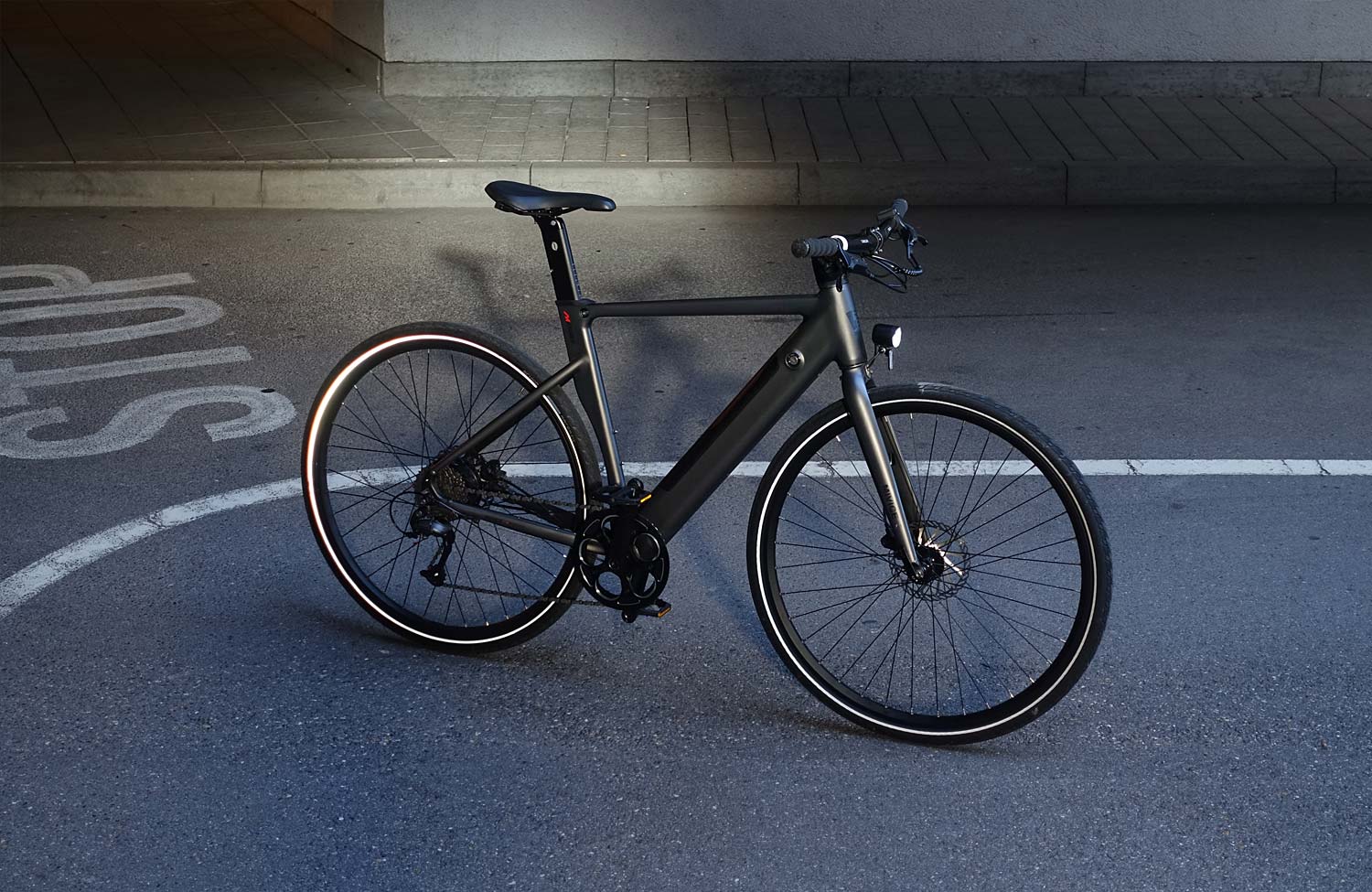 Feinfühlig, leise und leicht: darum sind Nabenmotor und Drehmomentsensor ein perfektes Team 3 Java Frenetica Test Urban E Bike Mivice 2023 Look