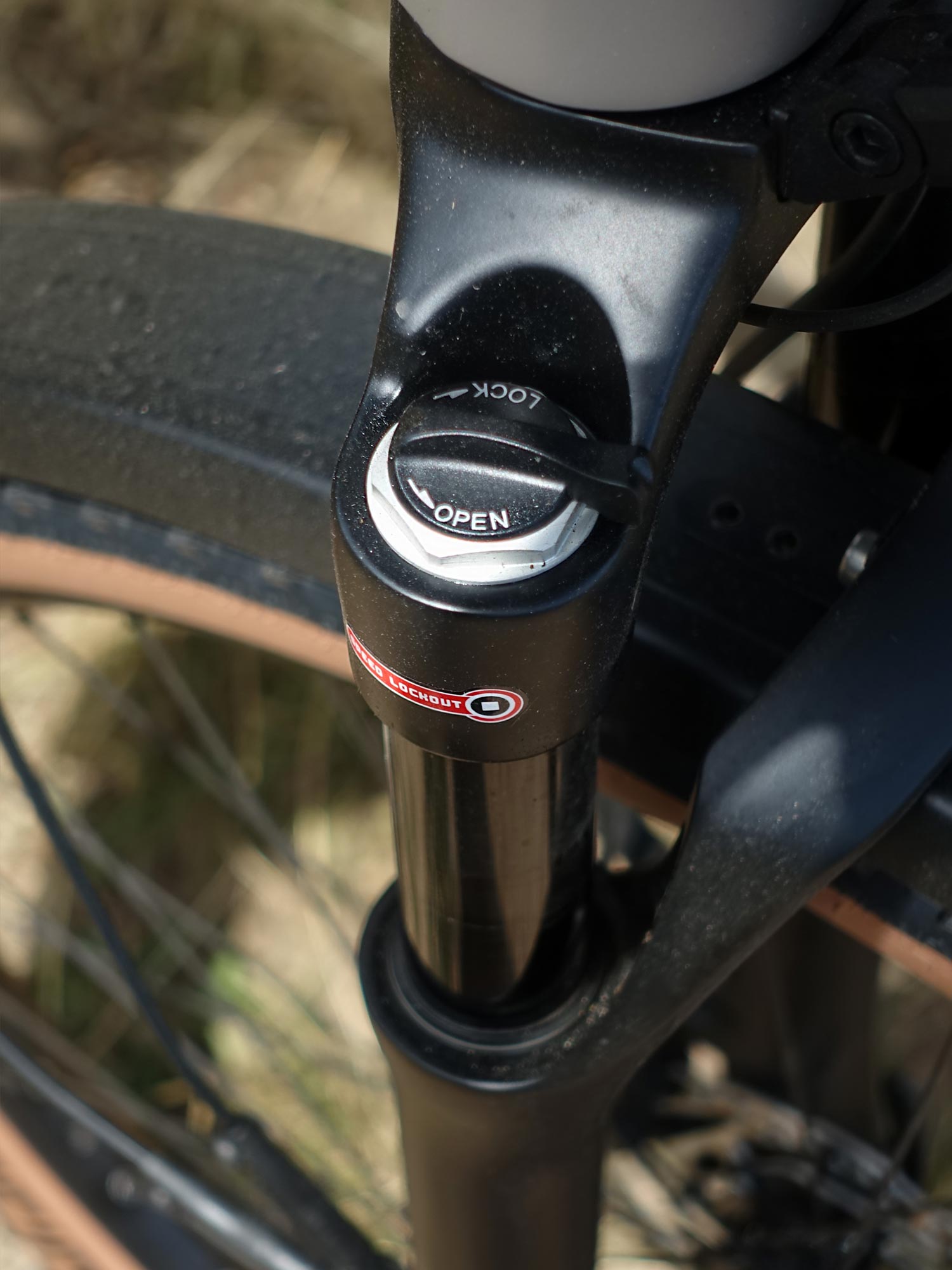 Kalkhoff Entice L Advance im Test: Leichtes SUV E-Bike für Alltag und Abenteuer 3 Kalkhoff Entice Light Test Review SUV E Bike Federgabel