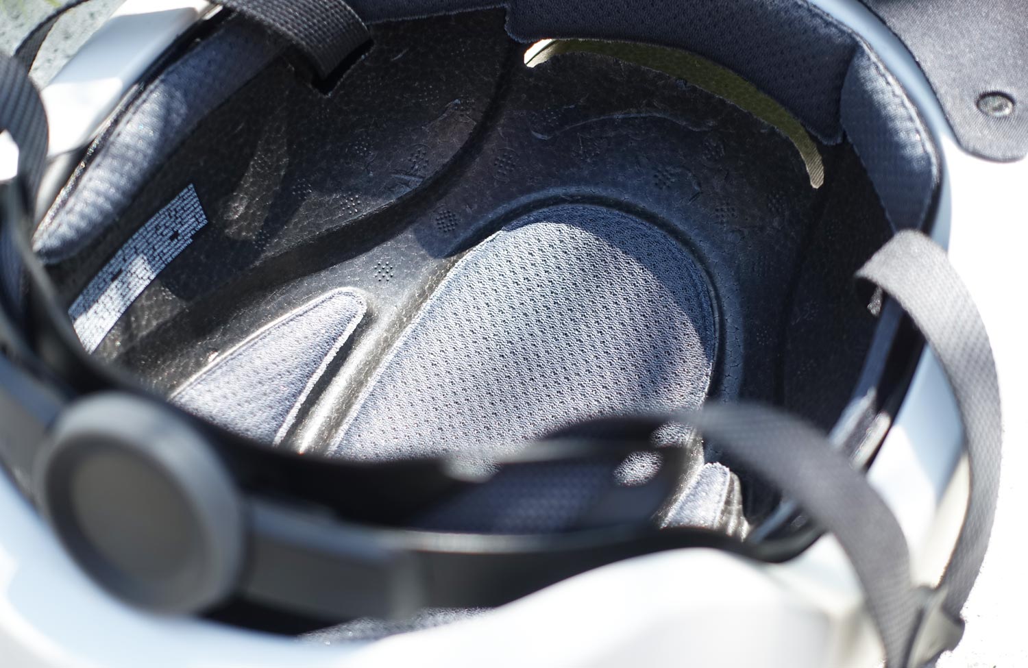 Hochwertig und stilvoll: KASK Moebius Limelight Fahrradhelm im Test 7 KASK Moebius Limelight Test Urban Commuter Helm Review Detail 2
