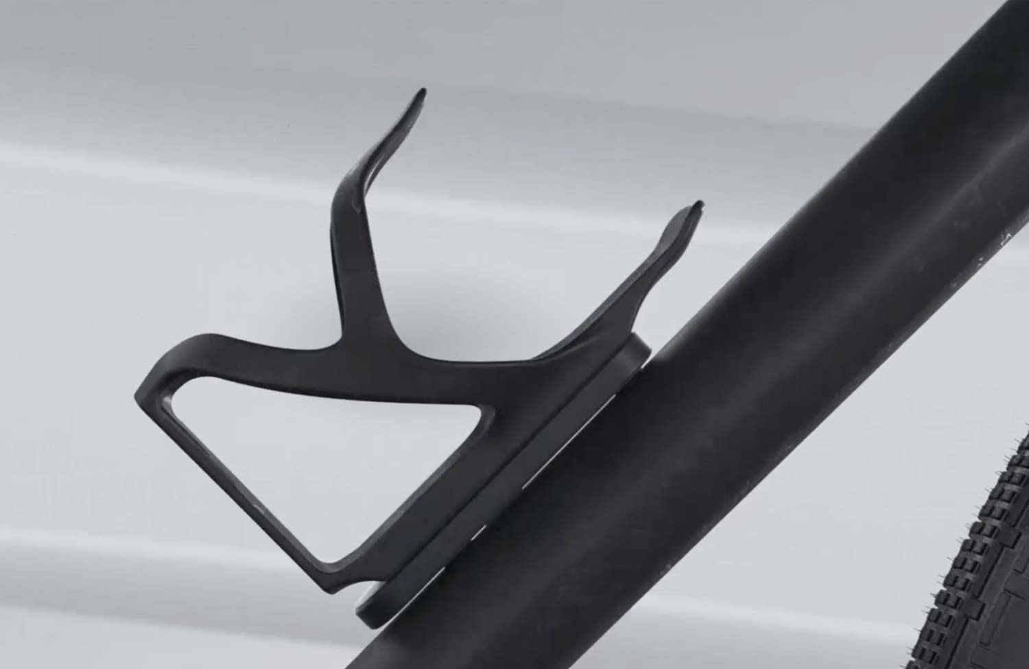 Knog Scout: Fahrrad-Alarmanlage mit Apples AirTag Tracking-Funktion 2 Knog Scout Fahrrad Alarmanlage AirTag Tracker Flaschenhalter