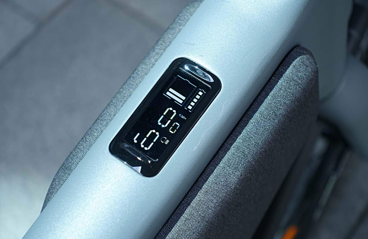 Smartes E-Bike mit manuellem Modus: das Lemmo One im Test 1 Lemmo One Test Smart Urban E Bike Review Dislay