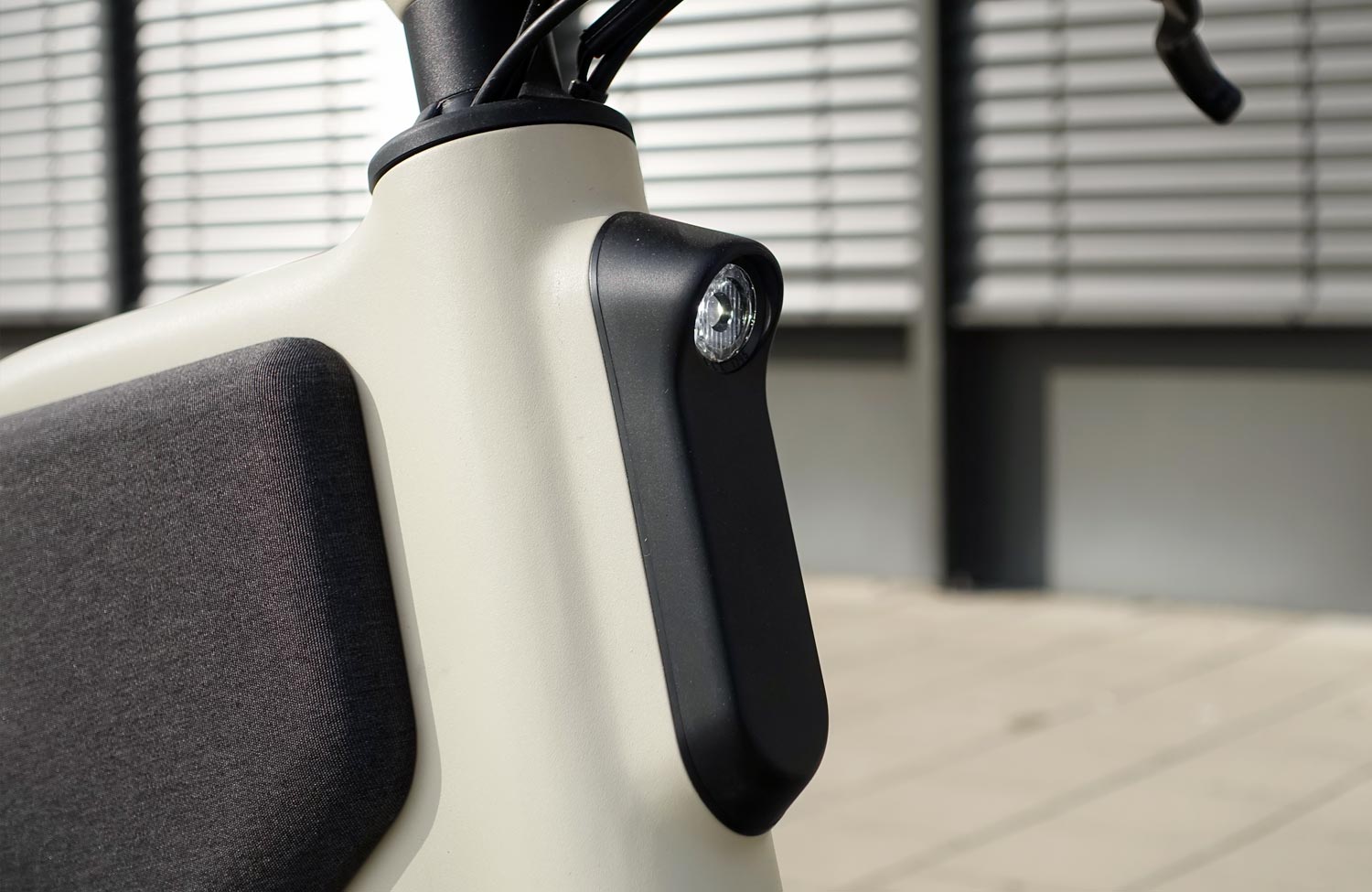 Smart Bike ohne Schwächen? Lemmo One MK2 ST im Test mit neuer Komfort-Ausstattung 2 Lemmo One Urban Edition Test Review MK2 Scheinwerfer
