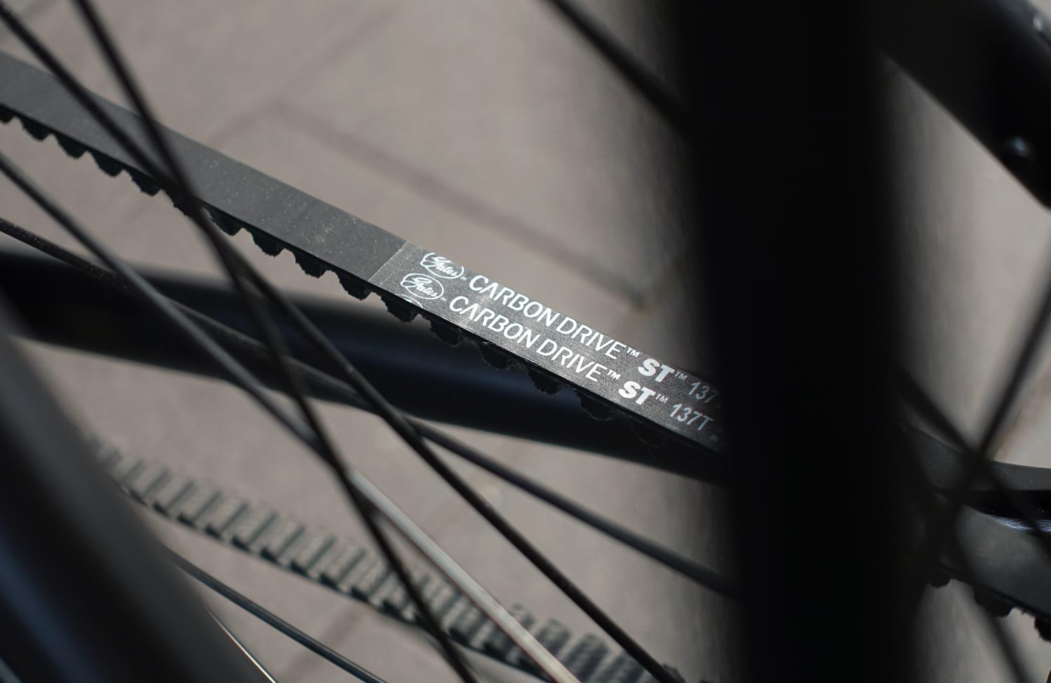 Lidl lohnt sich? Das günstige und elektrische Crivit Urban Bike X.2 im Test 12 Lidl Crivit Urban Bike X 2 Test Review Gates Carbon Drive