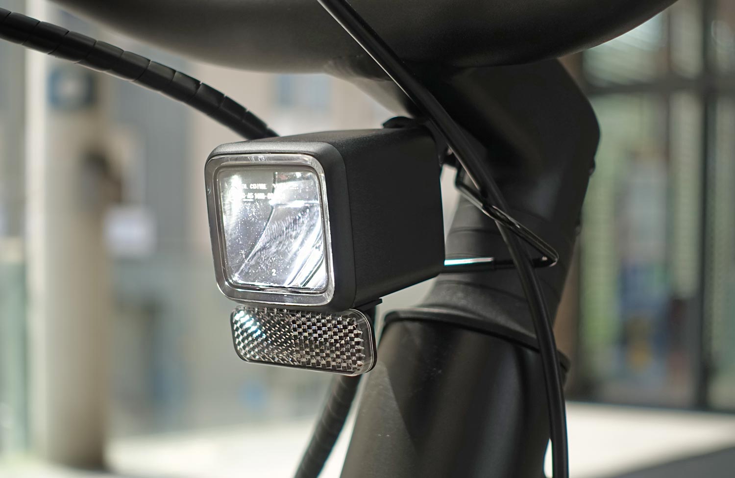 Lidl lohnt sich? Das günstige und elektrische Crivit Urban Bike X.2 im Test 2 Lidl Crivit Urban Bike X 2 Test Review LED Scheinwerfer