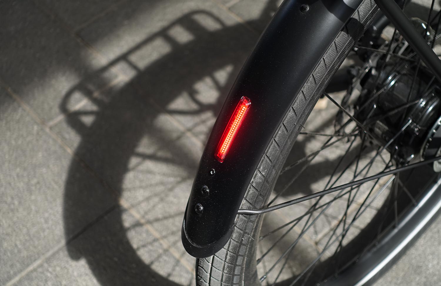 Lidl lohnt sich? Das günstige und elektrische Crivit Urban Bike X.2 im Test 4 Lidl Crivit Urban Bike X 2 Test Review LED Schutzblech