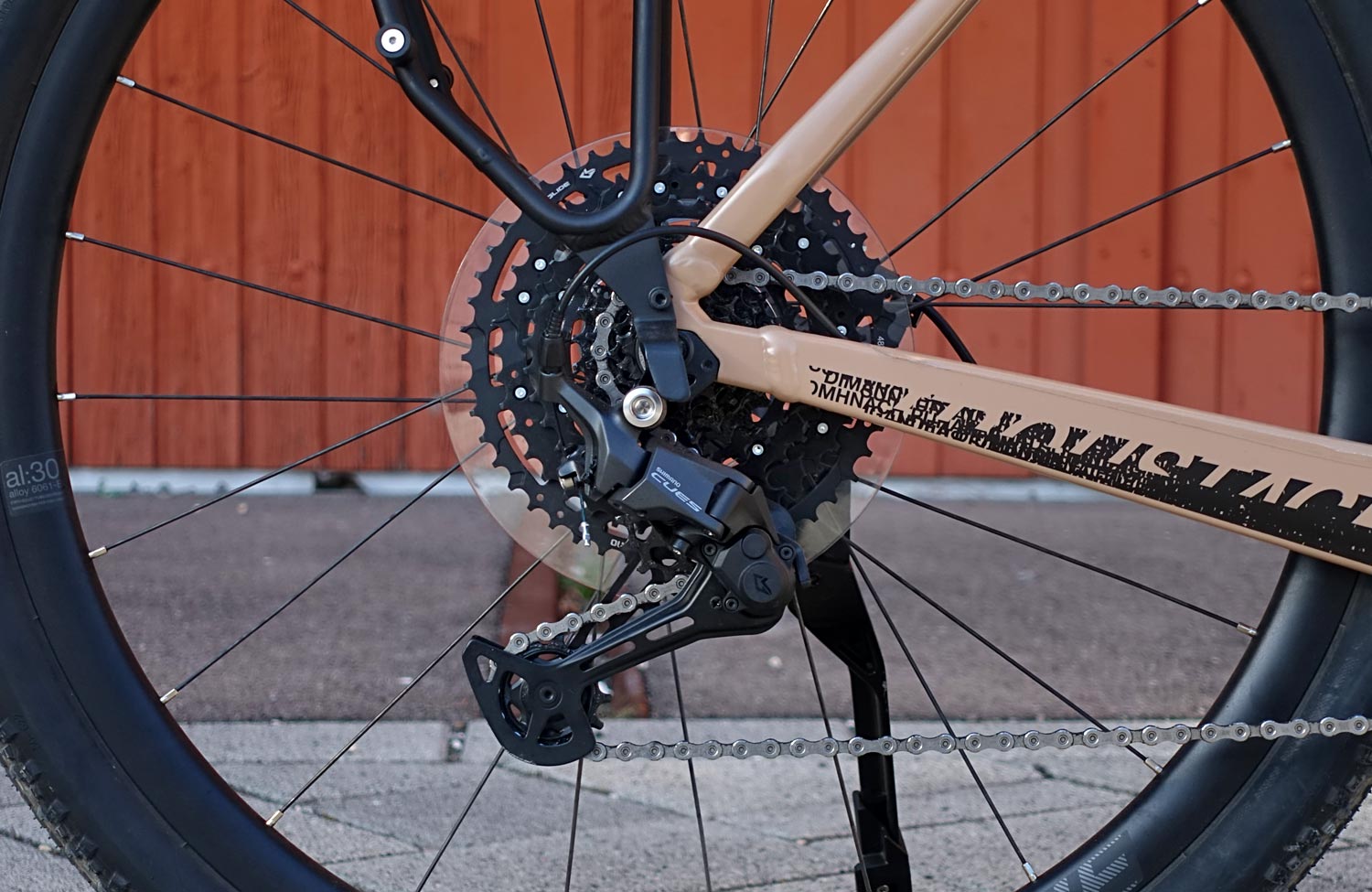 Moustache Dimanche 29.2 EQ im Test: die perfekte Mischung aus Gravel- und Alltagsbike? 5 Moustache Dimanche 29 2 EQ Test Review Cues