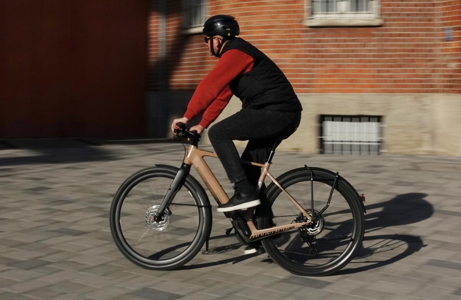 Moustache Dimanche 29.2 EQ im Test: die perfekte Mischung aus Gravel- und Alltagsbike? 4 Moustache Dimanche 29 2 EQ Test Review Fahreindruck