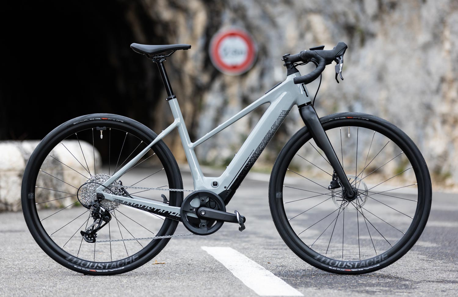 Für Gravel, Alltag und alles dazwischen: die neuen Moustache Dimanche E-Bikes 14 Moustache Dimanche Race 28 4 Open Mood