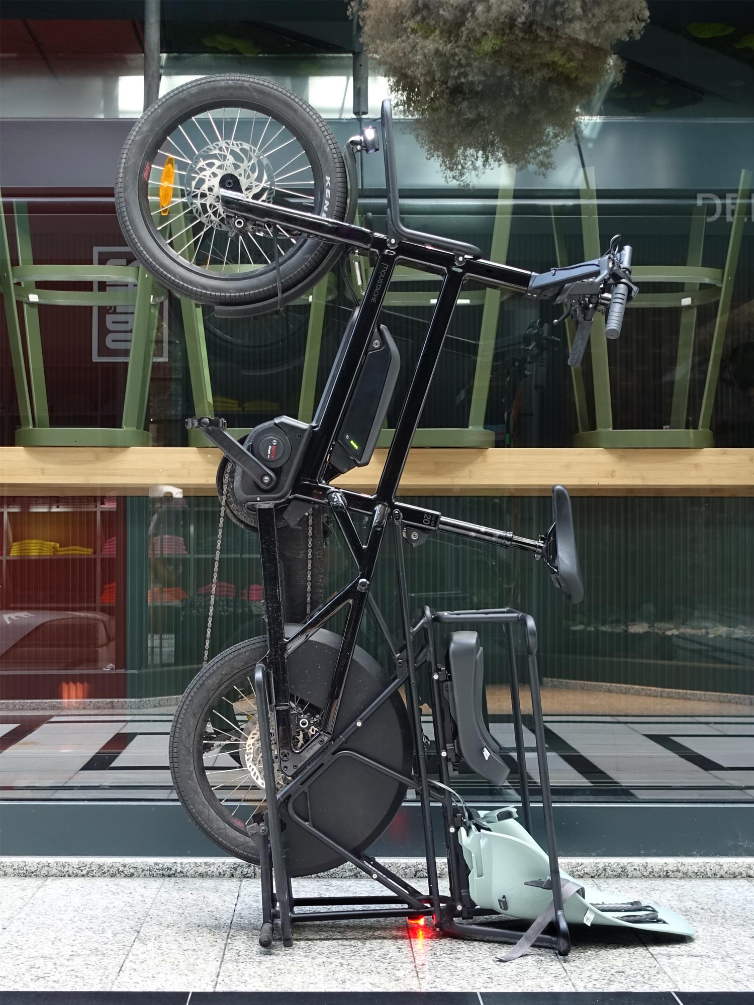 Jetzt noch attraktiver: Lundi 20 Cargo, das kompakte Lastenrad von Moustache 2 Moustache Lundi 20 Test Review Design Lastenrad Cargobike Vertikal
