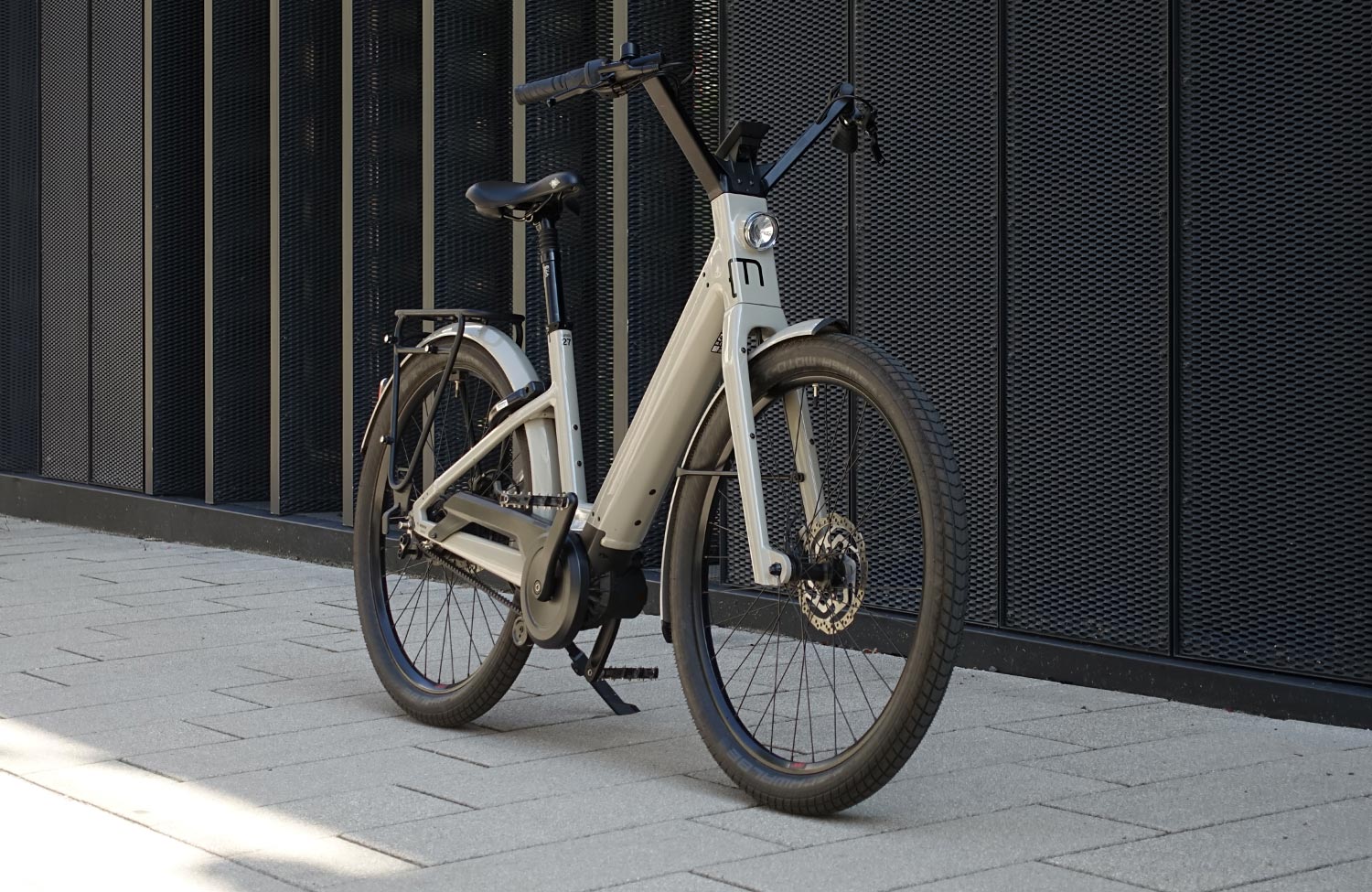 Moustache Lundi 27.6 test: a timeless classic with modern features 1 Moustache Lundi 27 Test Review Design Front