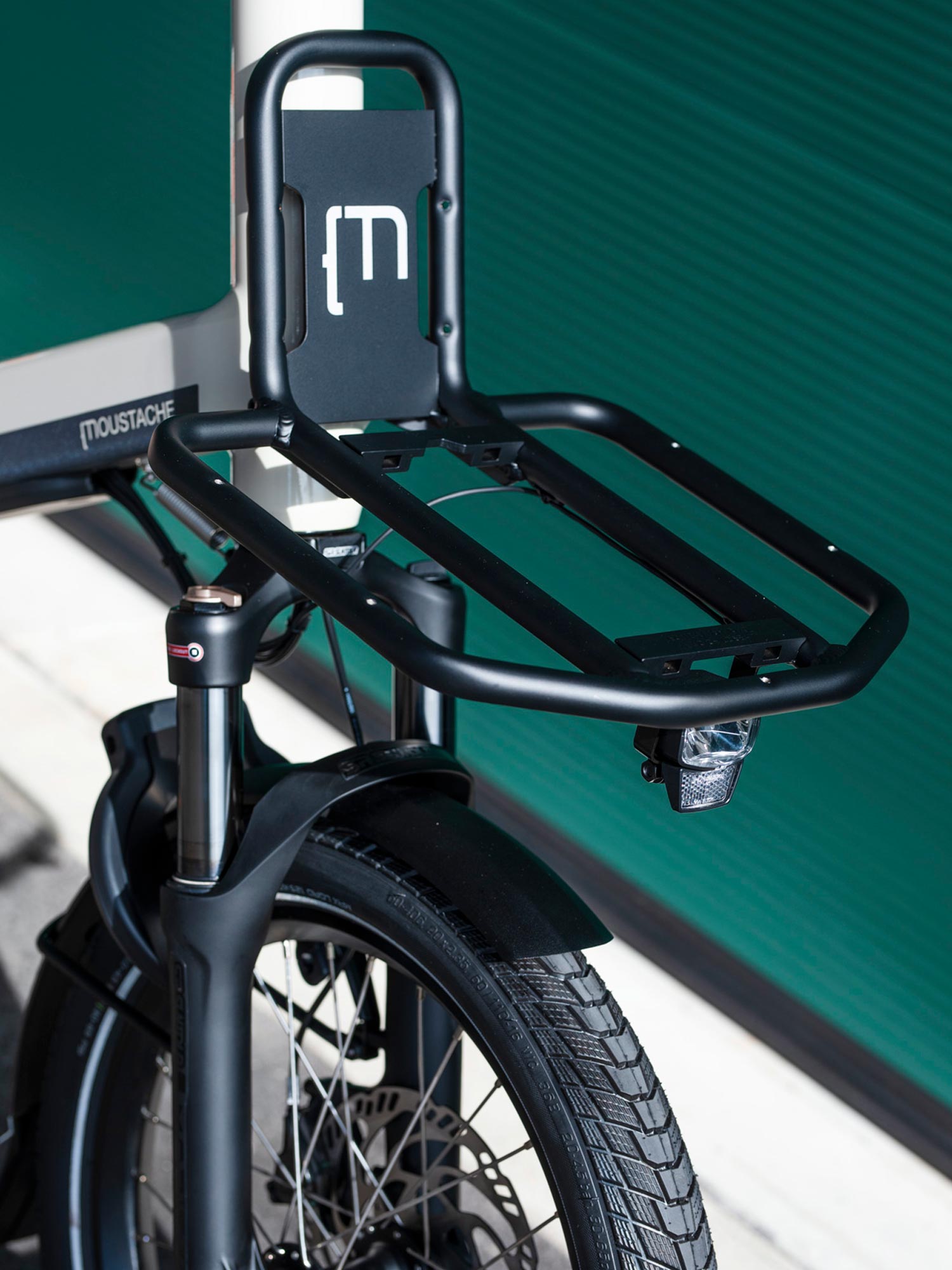 Das neue Moustache Lundi 20 Cargo: Kompaktes Lastenrad, große Möglichkeiten 4 Moustache Lundi Cargo 20 2025 Lastenrad Cargobike Federung