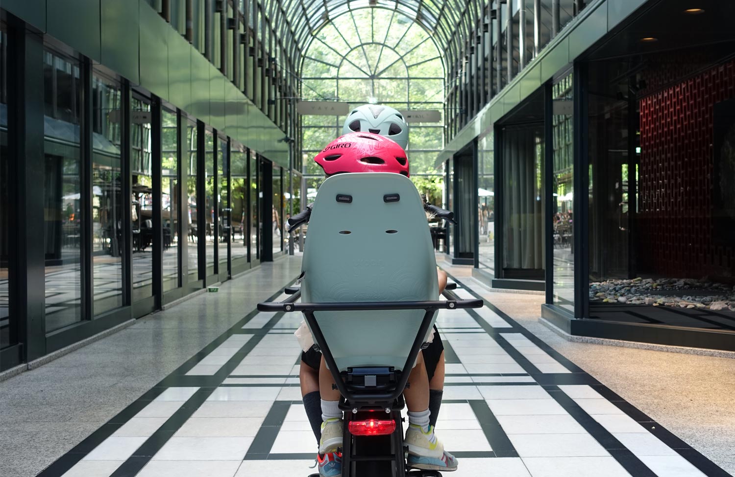 Jetzt noch attraktiver: Lundi 20 Cargo, das kompakte Lastenrad von Moustache 4 Moustache Lundi Cargo 3 Test Review Kids