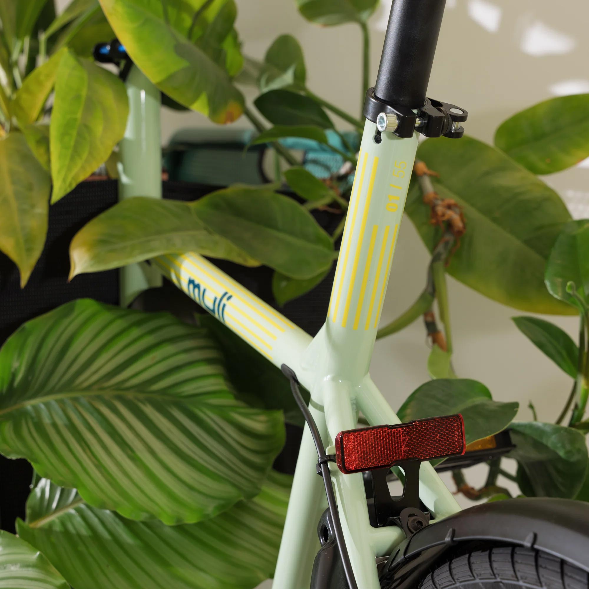 Limitiertes Sondermodell: das kompakte Lastenrad von muli cycles als Special Edition #1 7 Muli Cycles Cargo Bike Special Edition 1 Besau Marguerre Mint Yellow Detail 1