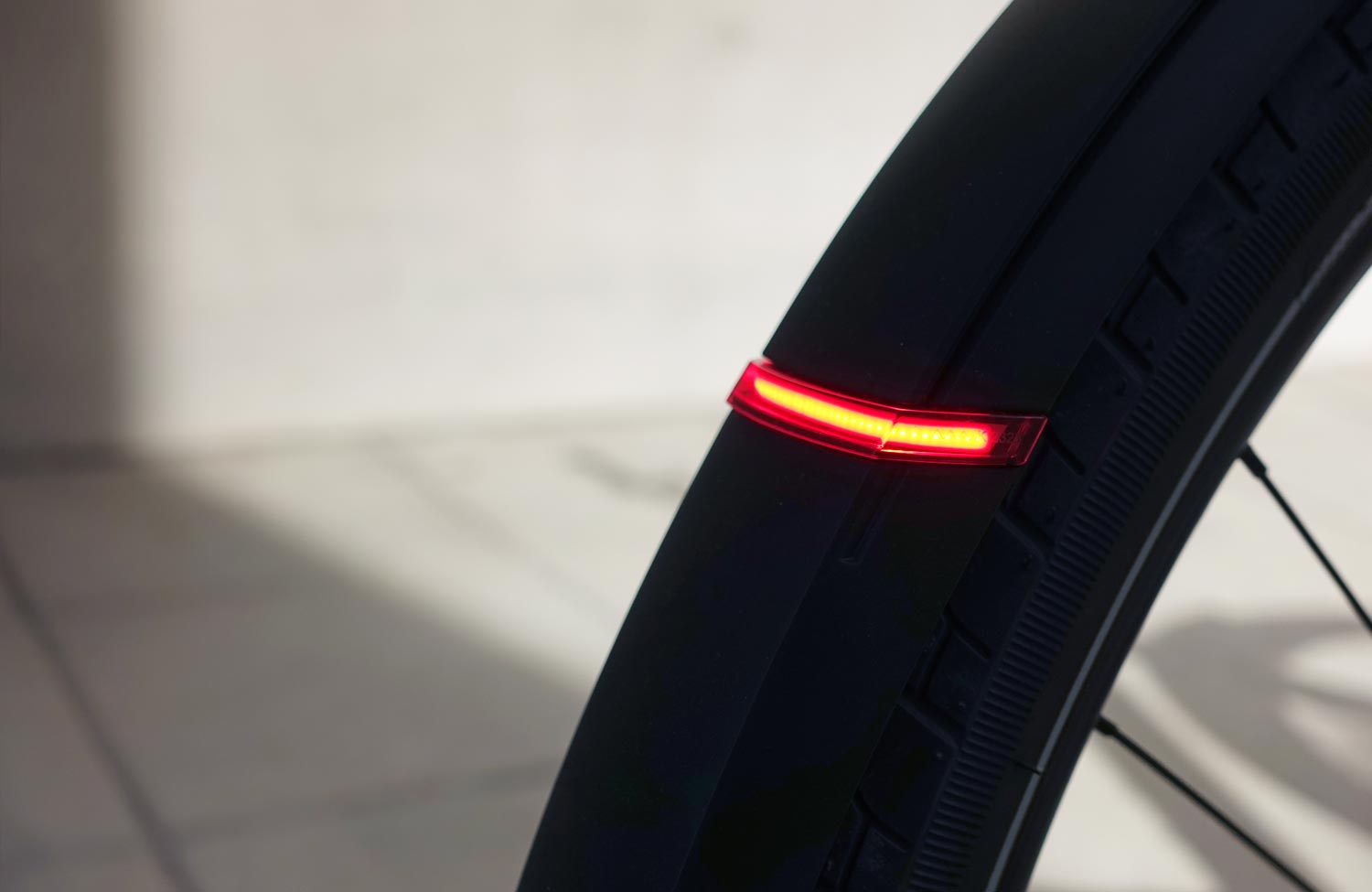 Mut zu Neuem: das Orbea Diem mit innovativem Rahmen und eigenständigem Design im Test 2 Orbea Diem Test Review Rear Light