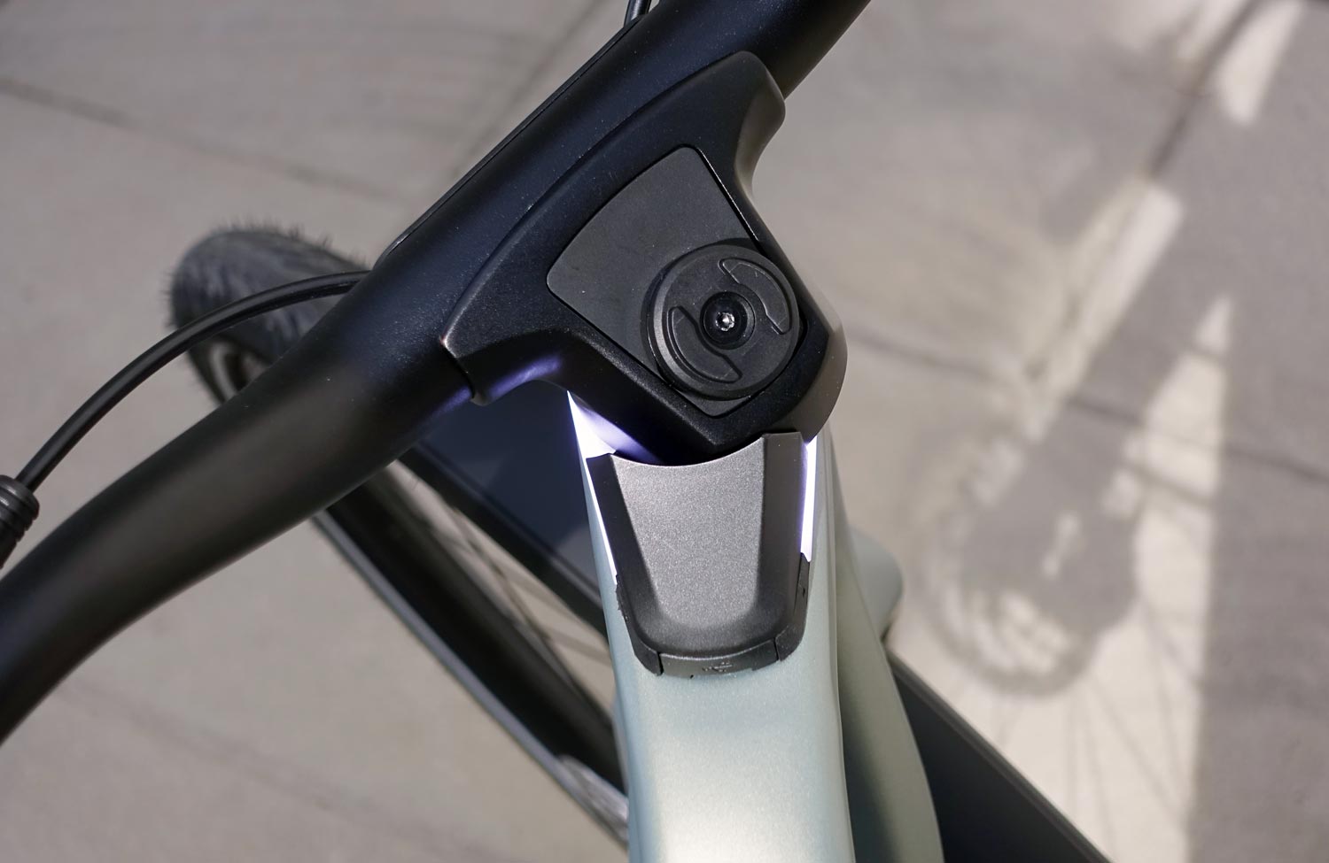 Mut zu Neuem: das Orbea Diem mit innovativem Rahmen und eigenständigem Design im Test 12 Orbea Diem Test Review SP Connect USB C