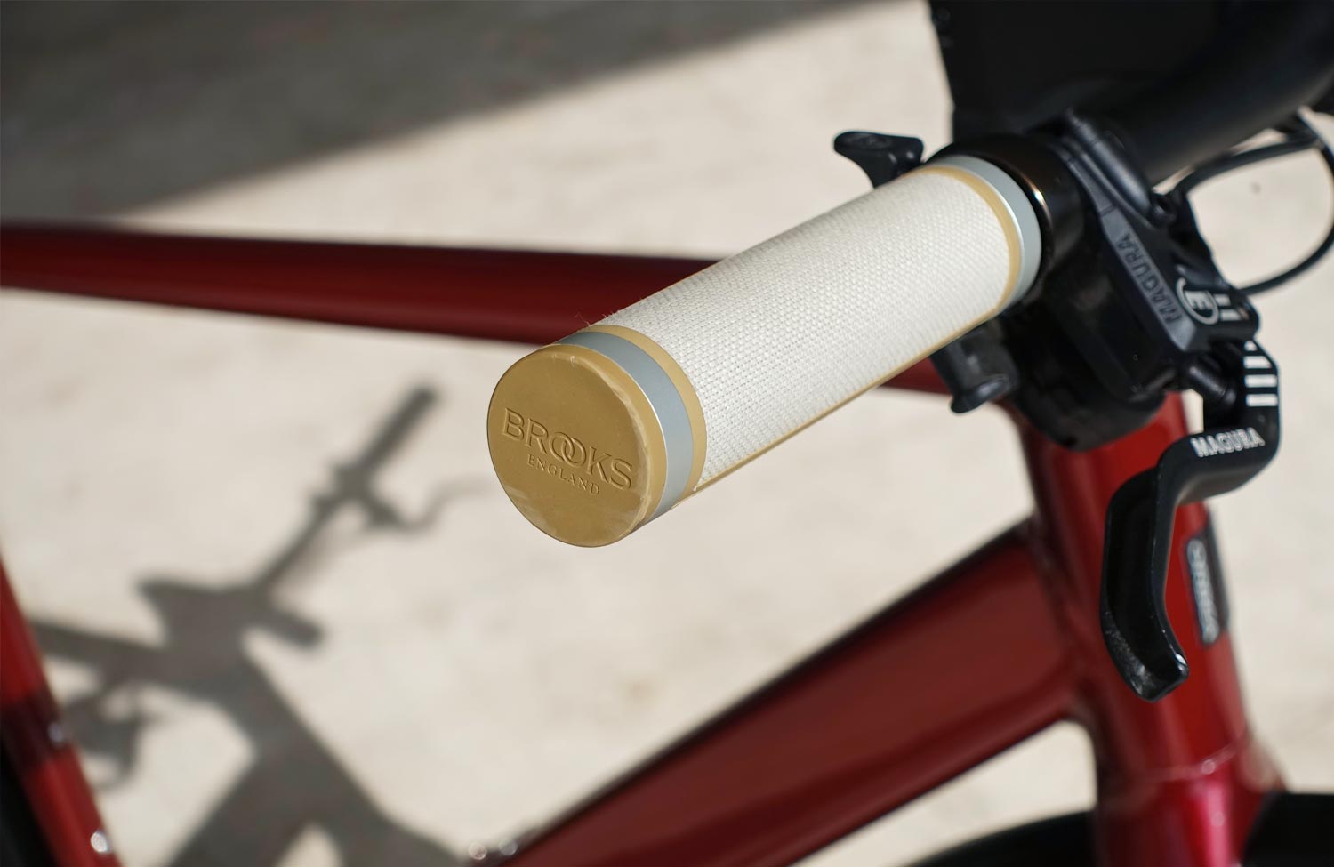 Leichtes E-Bike mit vielen Design-Optionen: das Orbea Vibe H10 MUD im Test 10 Orbea Vibe H10 Test Review Brooks Griffe