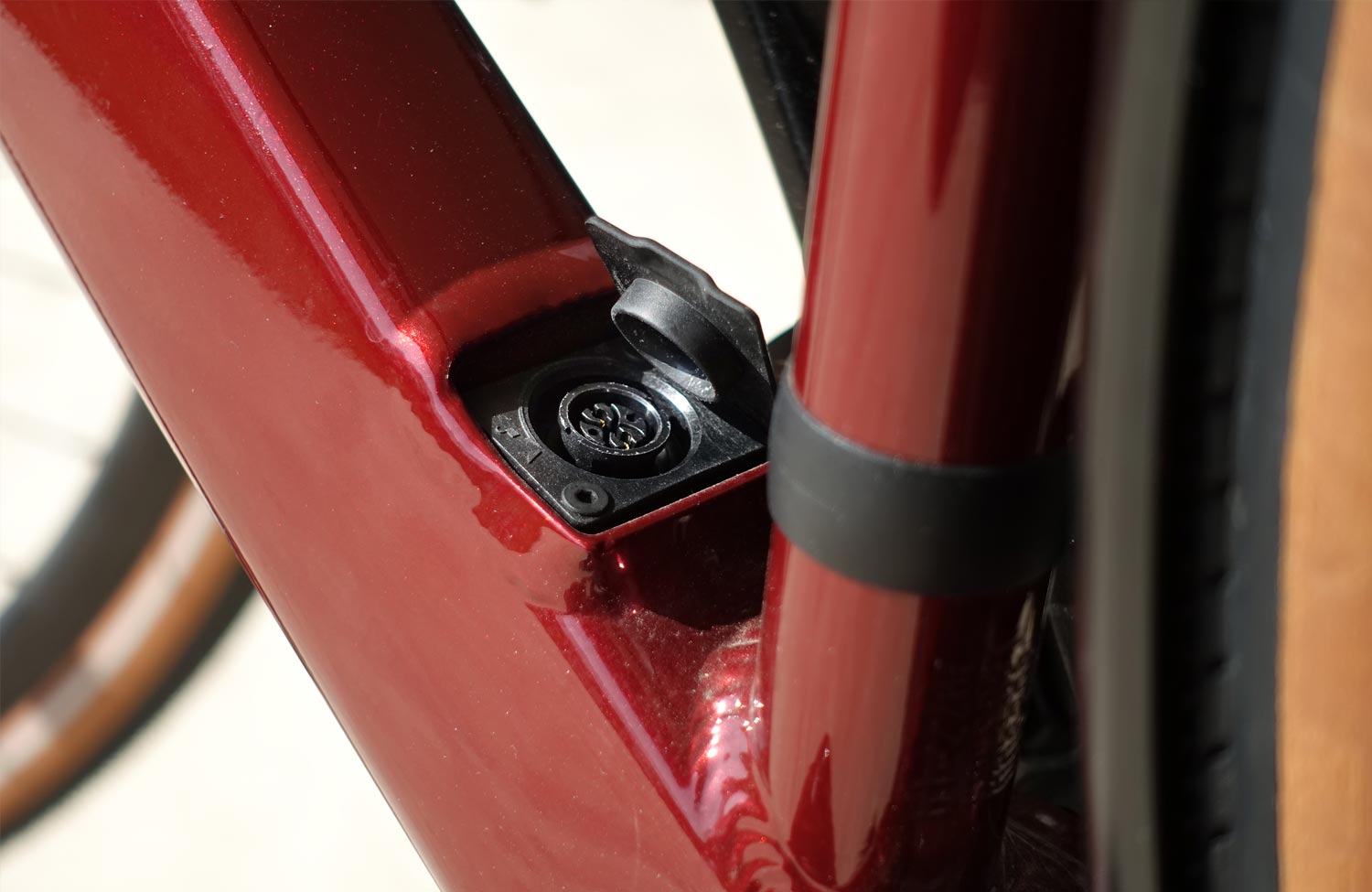 Leichtes E-Bike mit vielen Design-Optionen: das Orbea Vibe H10 MUD im Test 8 Orbea Vibe H10 Test Review Mahle X35 Charging