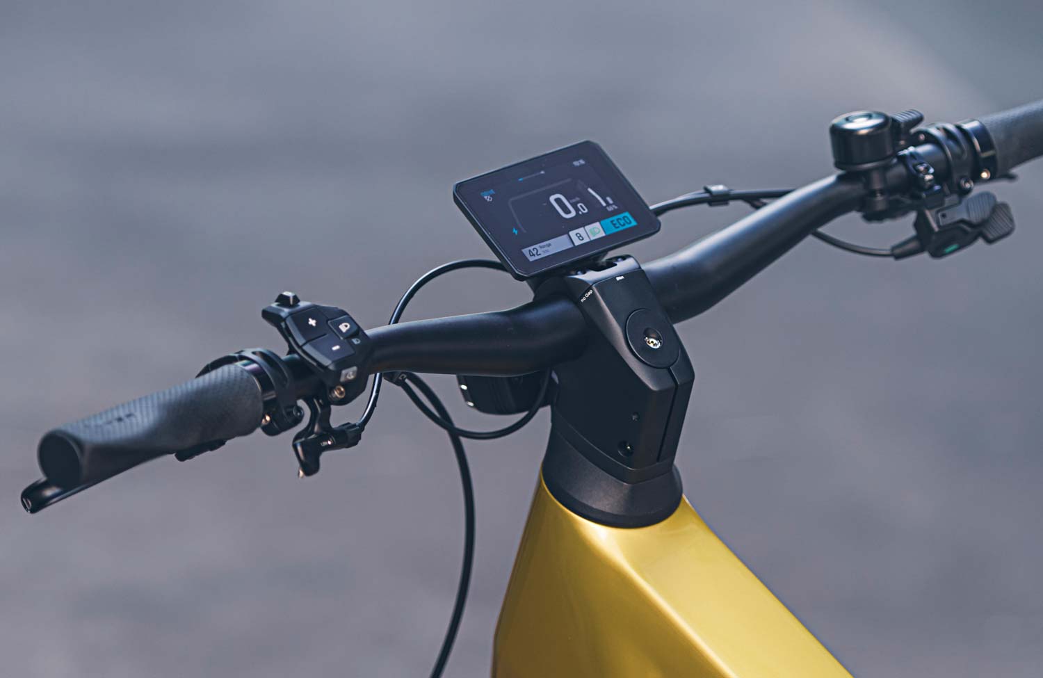 Revolution unter den E-Bike Antrieben? Die Pinion E-Drive MGU vereint Motor und elektronische Schaltung 4 Pinion MGU Motor Gearbox Unit 2024 E Bike Drive System Display