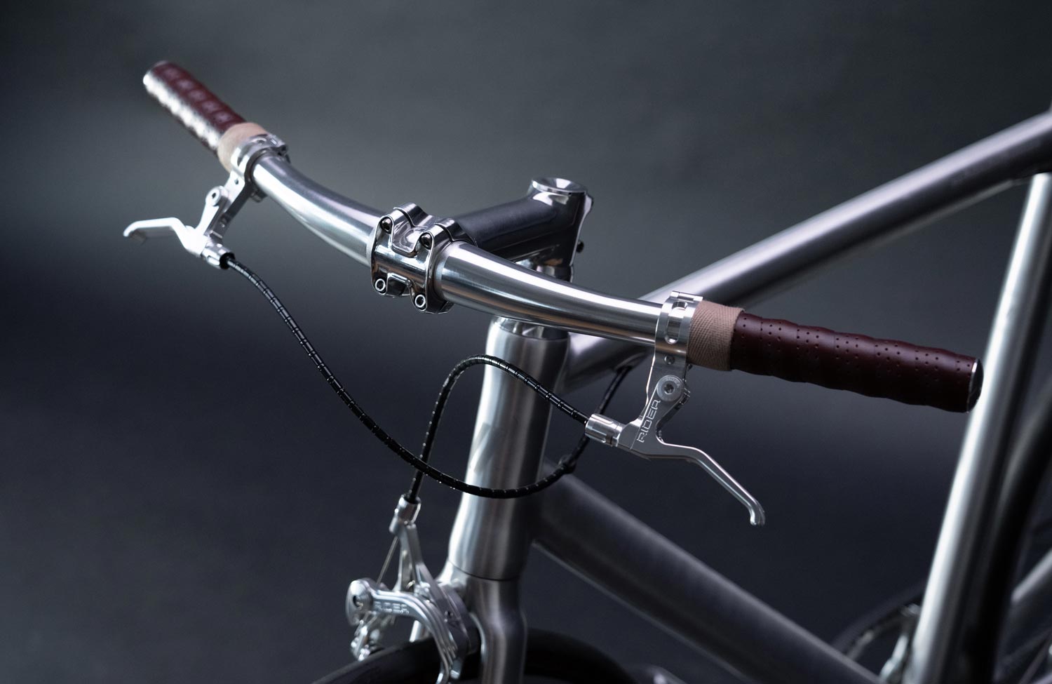 Das Streben nach Perfektion: Schindelhauer Siegfried „super refined“ 2 Schindelhauer Siegfried Super Refined Cockpit