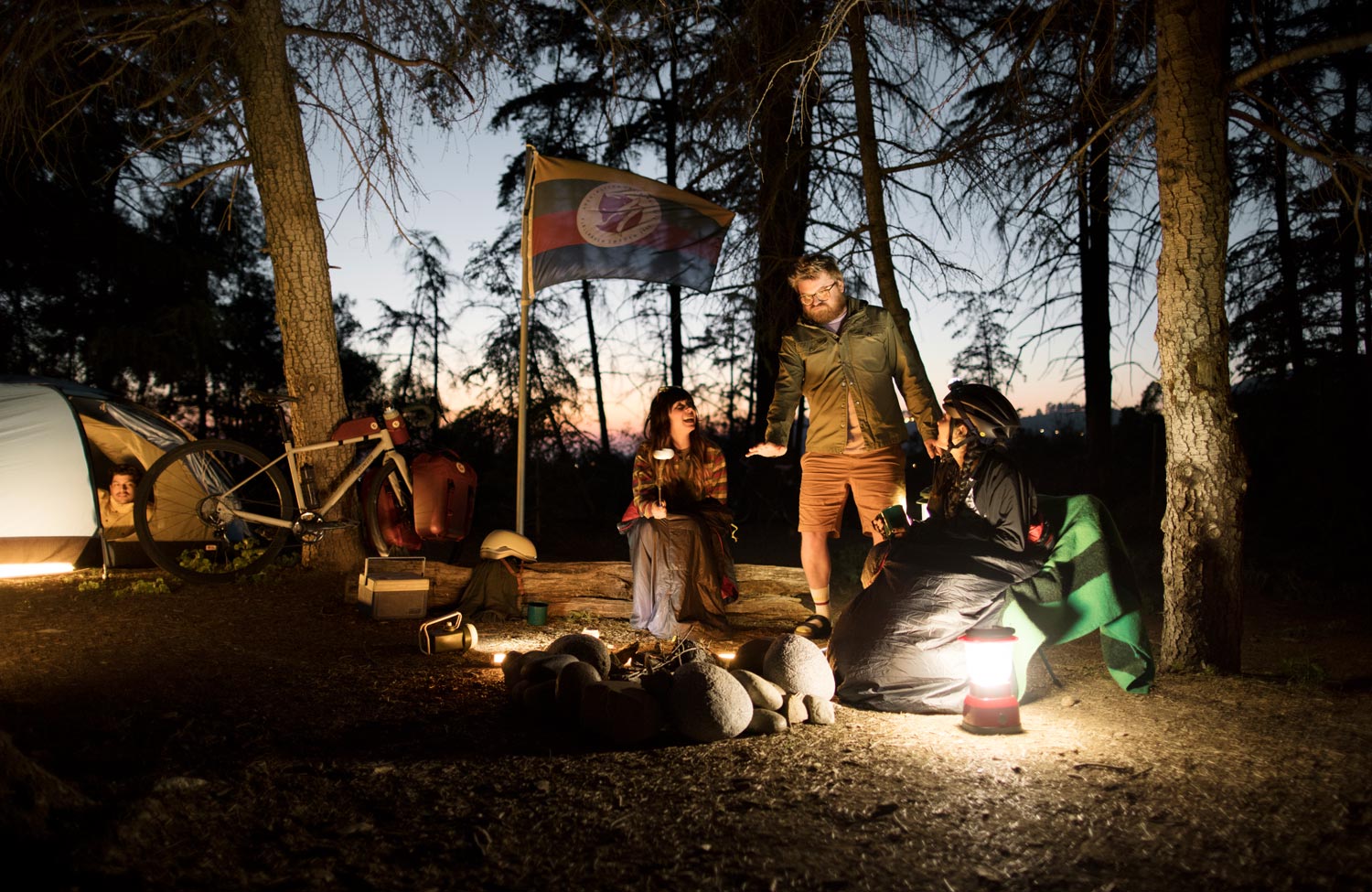 The Great Nearby: Neue Bike-Kollektion von Fjällräven und Specialized 1 specialized fjallraven great nearby urban bike camping