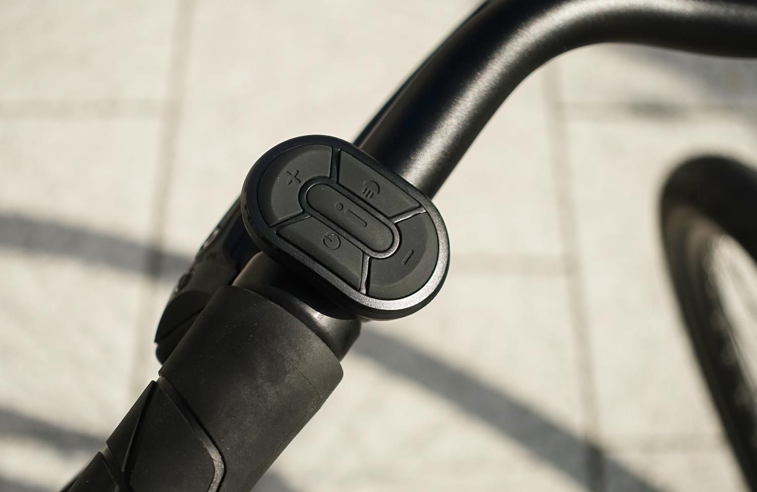 Das Tenways AGO T im Test: ein komfortables E-Bike zum fairen Preis! 5 Tenways AGO T Review Test Urban E Bike Controller