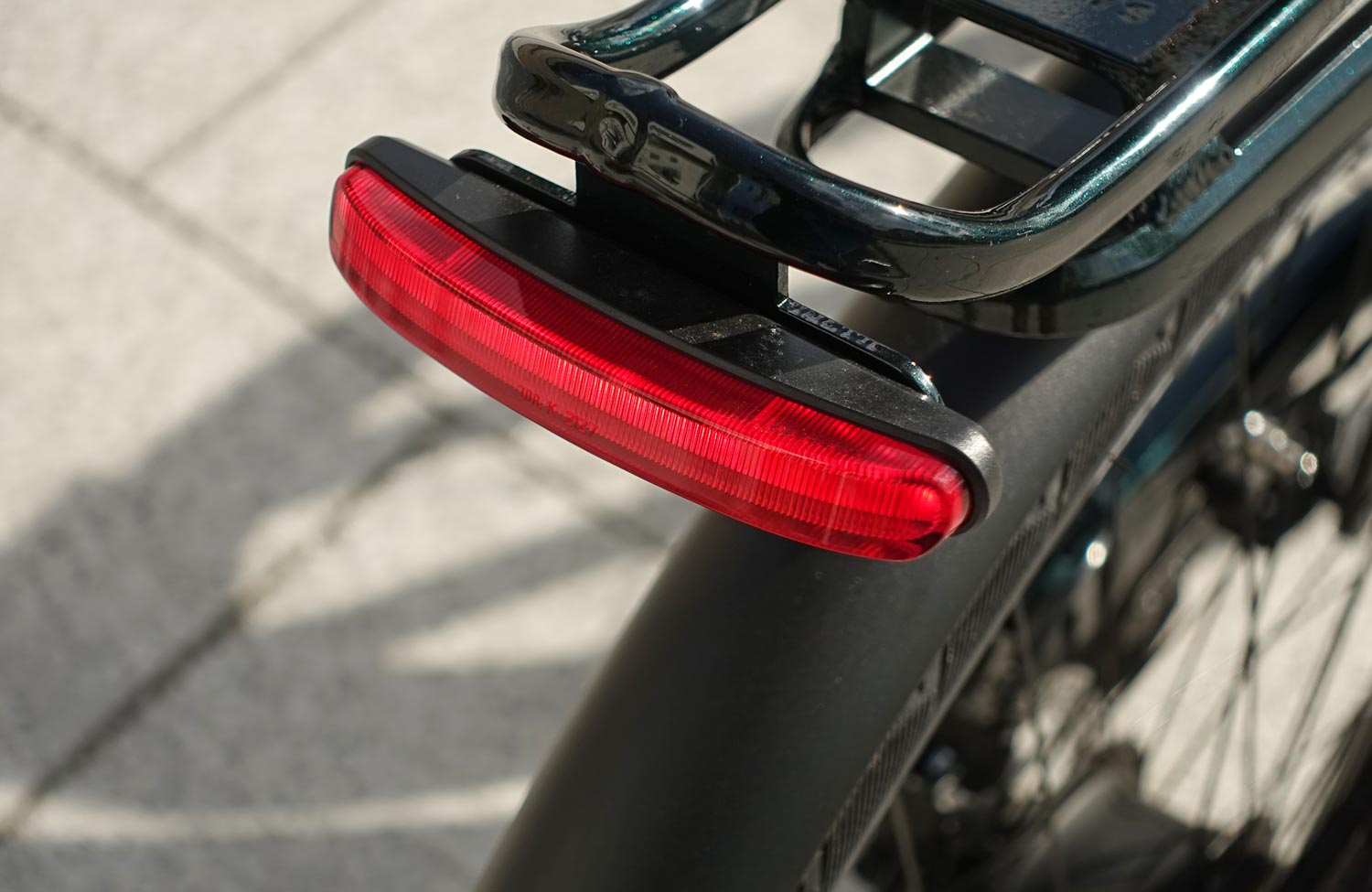 Das Tenways AGO T im Test: ein komfortables E-Bike zum fairen Preis! 4 Tenways AGO T Review Test Urban E Bike Taillight