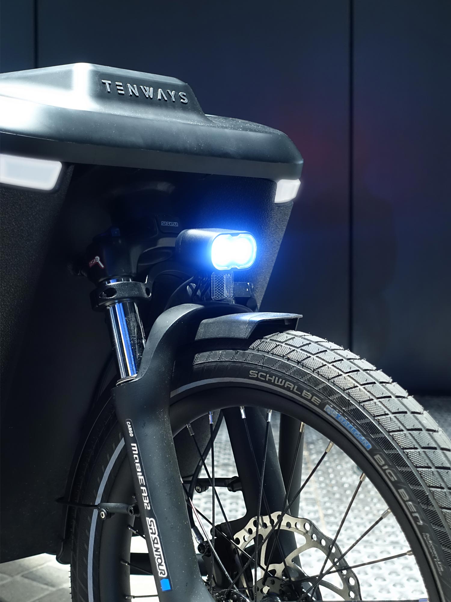 Familien-Lastenrad mit Top-Ausstattung zum fairen Preis: Das Tenways Cargo One im ersten Test 13 Tenways Cargo One Test Review Long John Lastenrad Front
