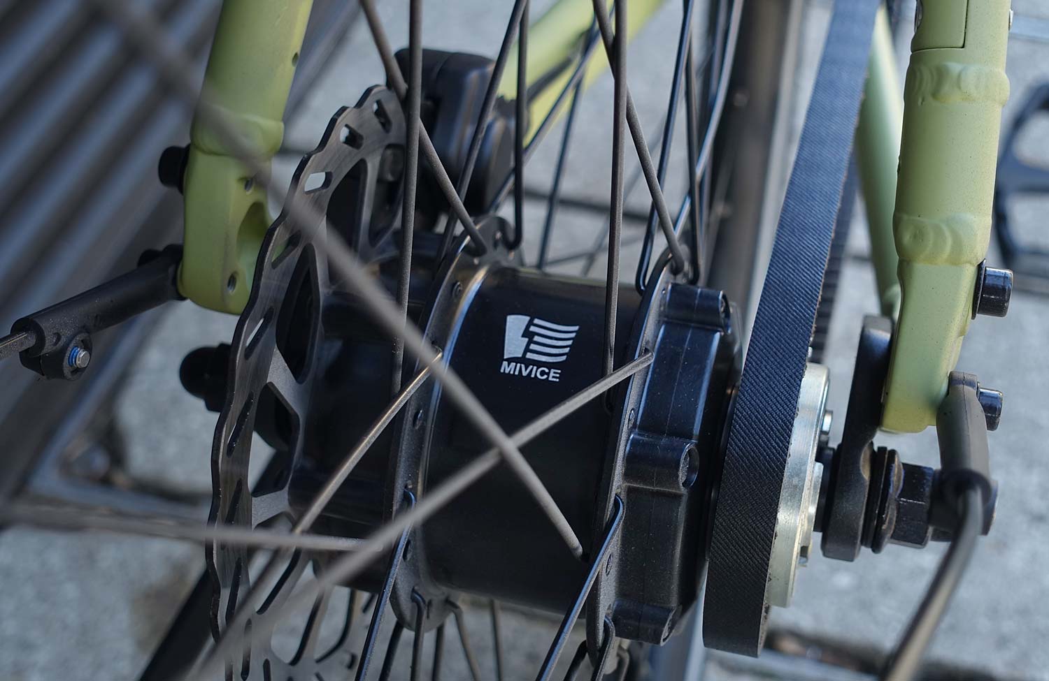 MIVICE Neuheiten für 2024: verbesserte Motoren und neue Akkus erweitern das leichte Antriebssystem 4 Tenways CGO 600 PRO Urban E Bike 2023 MIVICE Drive