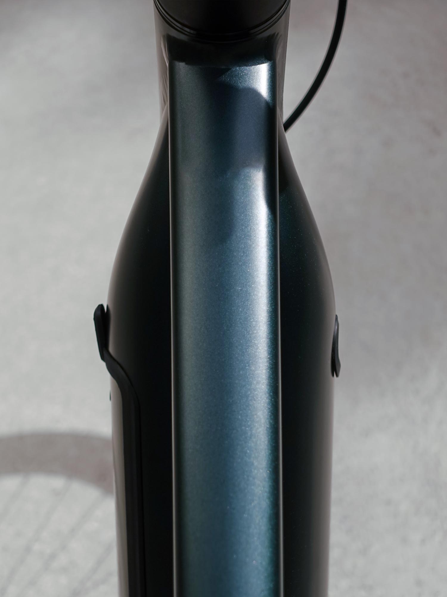 Kurz im Test: Decathlon BTWIN LD 920E – günstiges E-Bike mit Automatikschaltung 8 Test Decathlon BTWIN LD 920E Unterrohr