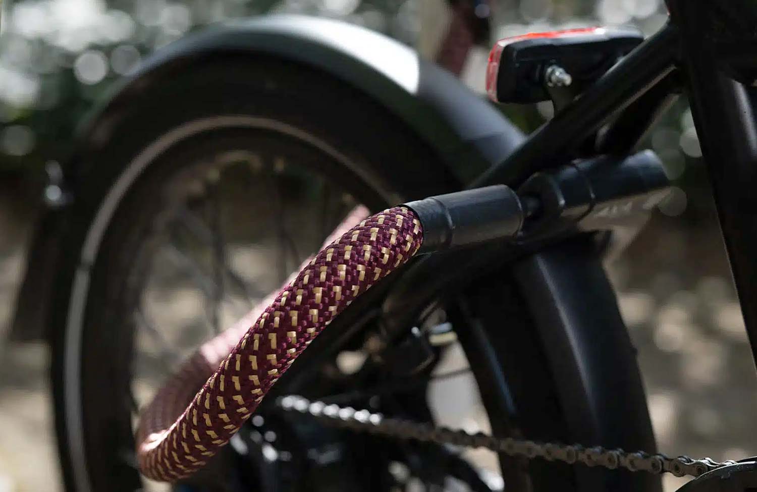 Chateau Red: Die textilen Fahrradschlösser von tex-lock in einer neuen Farbvariante 4 tex lock chateau red textiles fahrradschloss mate 2023