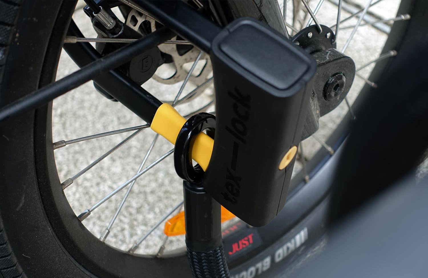 tex-lock D-lock im Test: Leichtes und sicheres Bügelschloss mit flexiblem Textilschloss 7 Texlock D Lock Test Review Leichtes Buegelschluss Fahrrad Diebstahlschutz