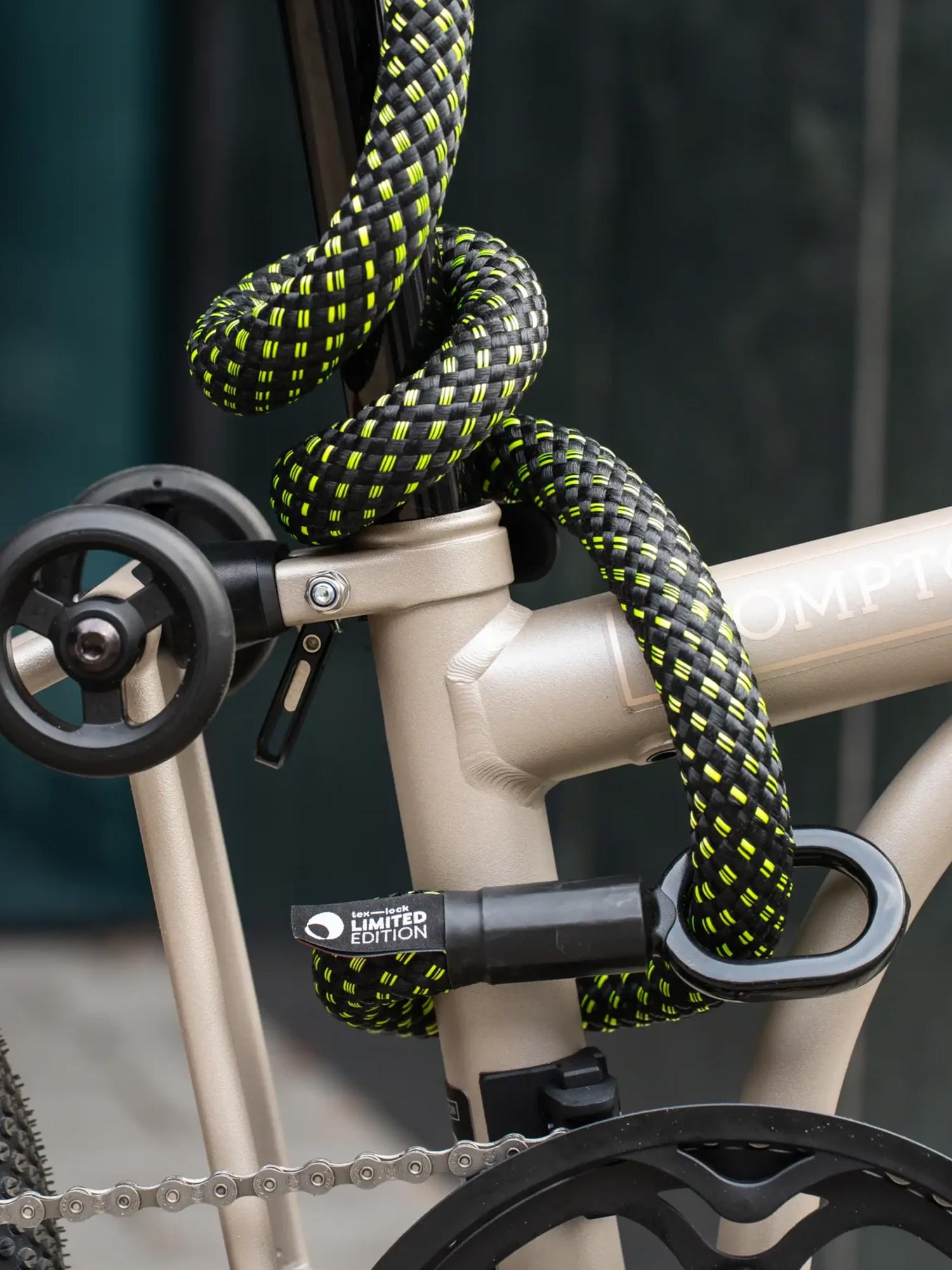Dieses Fahrradschloss ist vom Kosmos inspiriert: Texlock Special Edition 2025 „Stardust“ 1 Texlock Special Edition 2025 Stardust Eyelet Loop