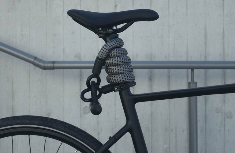 texlock-test-review-bike-eyelet-u-lock-electric-grey-design