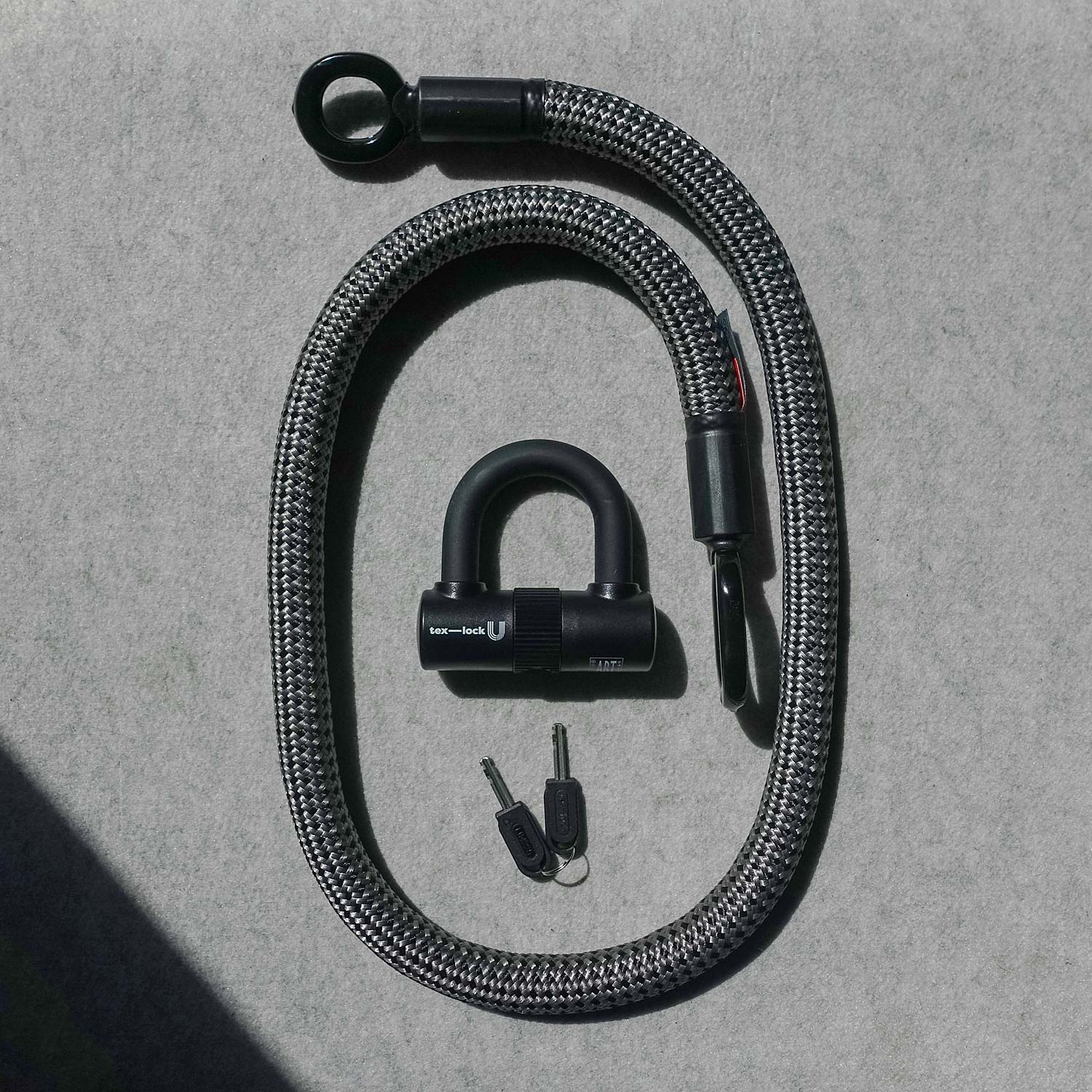 Textiles und flexibles Fahrradschloss im Test: das tex–lock eyelet (2023) 4 texlock test review bike eyelet u lock electric grey size m 1
