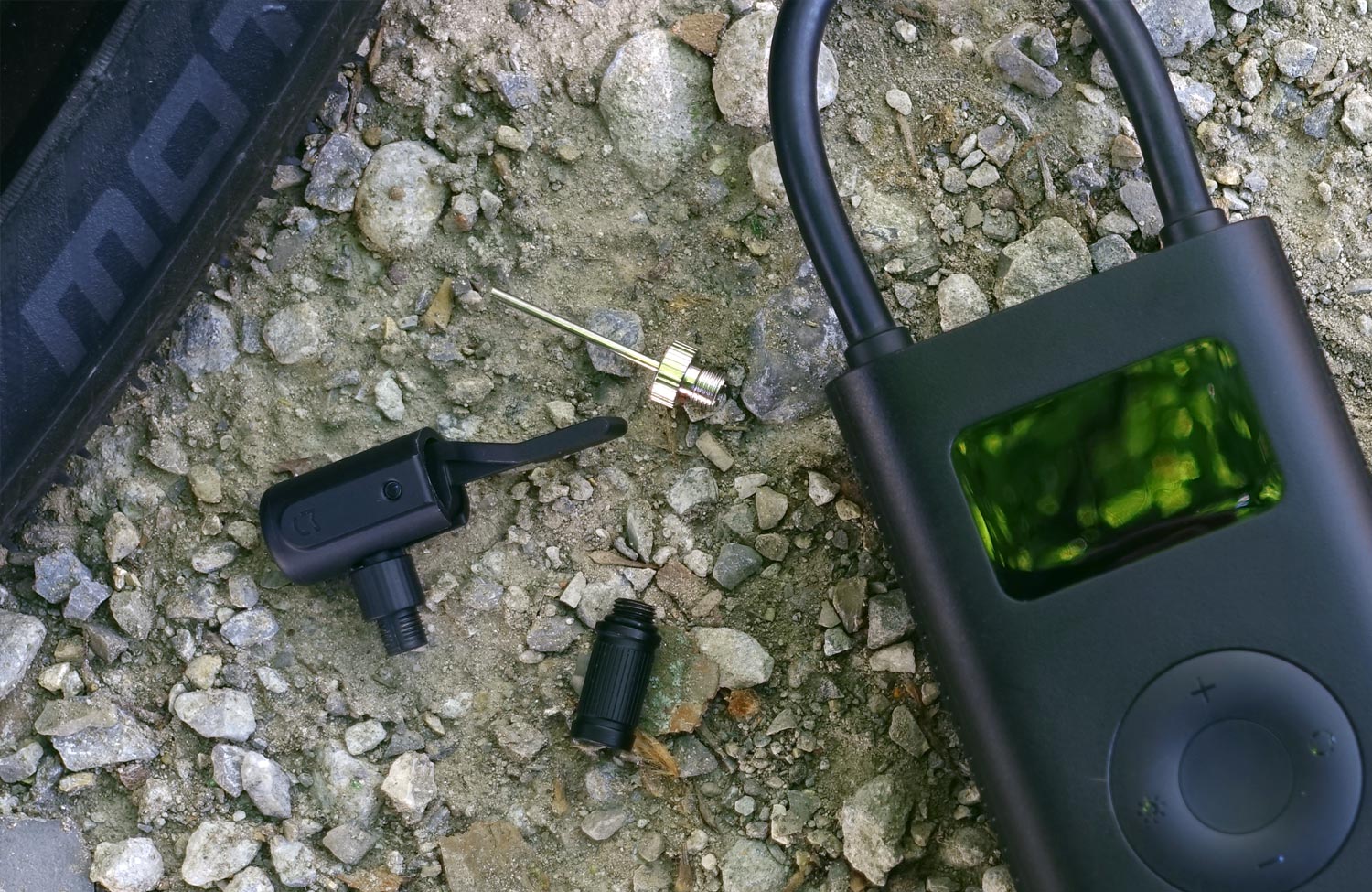 Xiaomi Air Compressor 2 im Test: Die elektrische Luftpumpe fürs Fahrrad 6 Xiaomi Air Compressor 2 Test Review Elektrische Fahrrad Luftpumpe Adapter